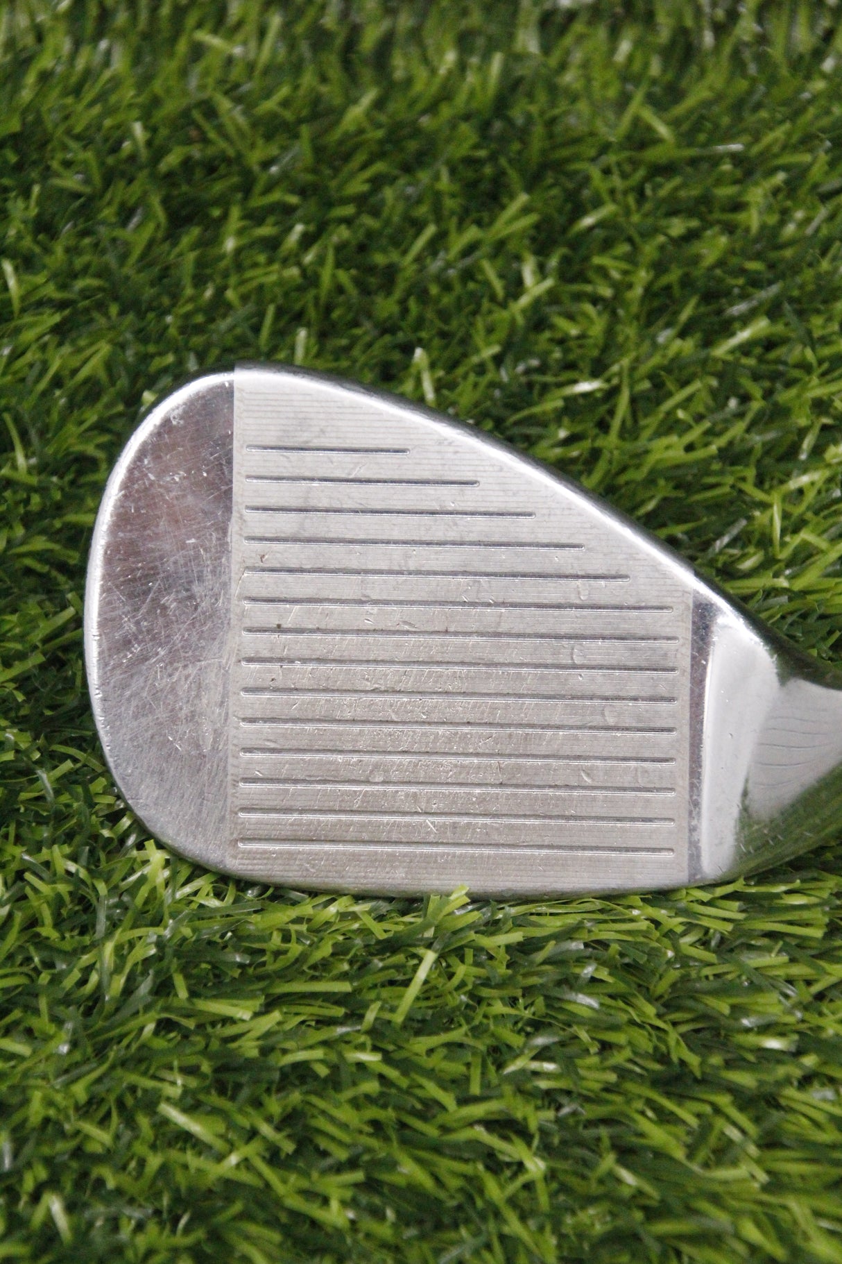 Cleveland 2012 588 Chrome 52° GW Wedge Flex 35.75"