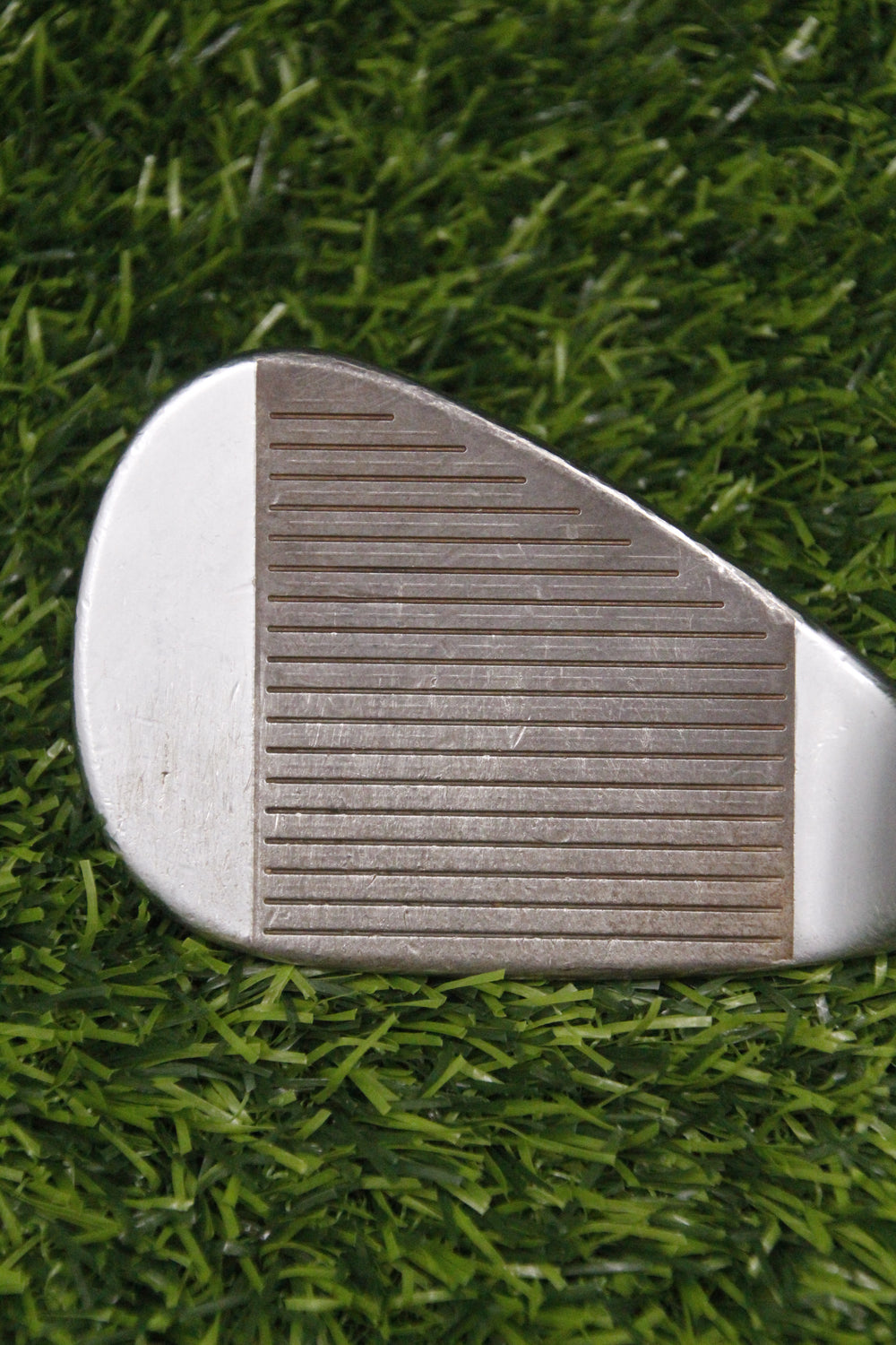 TaylorMade Milled Grind 3 Chrome 56° SW S Flex 35.5"