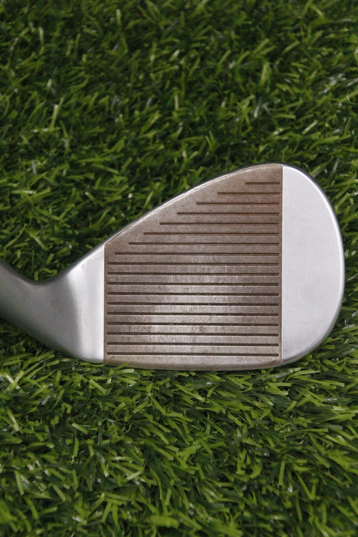 Lefty TaylorMade Milled Grind 4 Chrome 56° SW Wedge Flex 35"