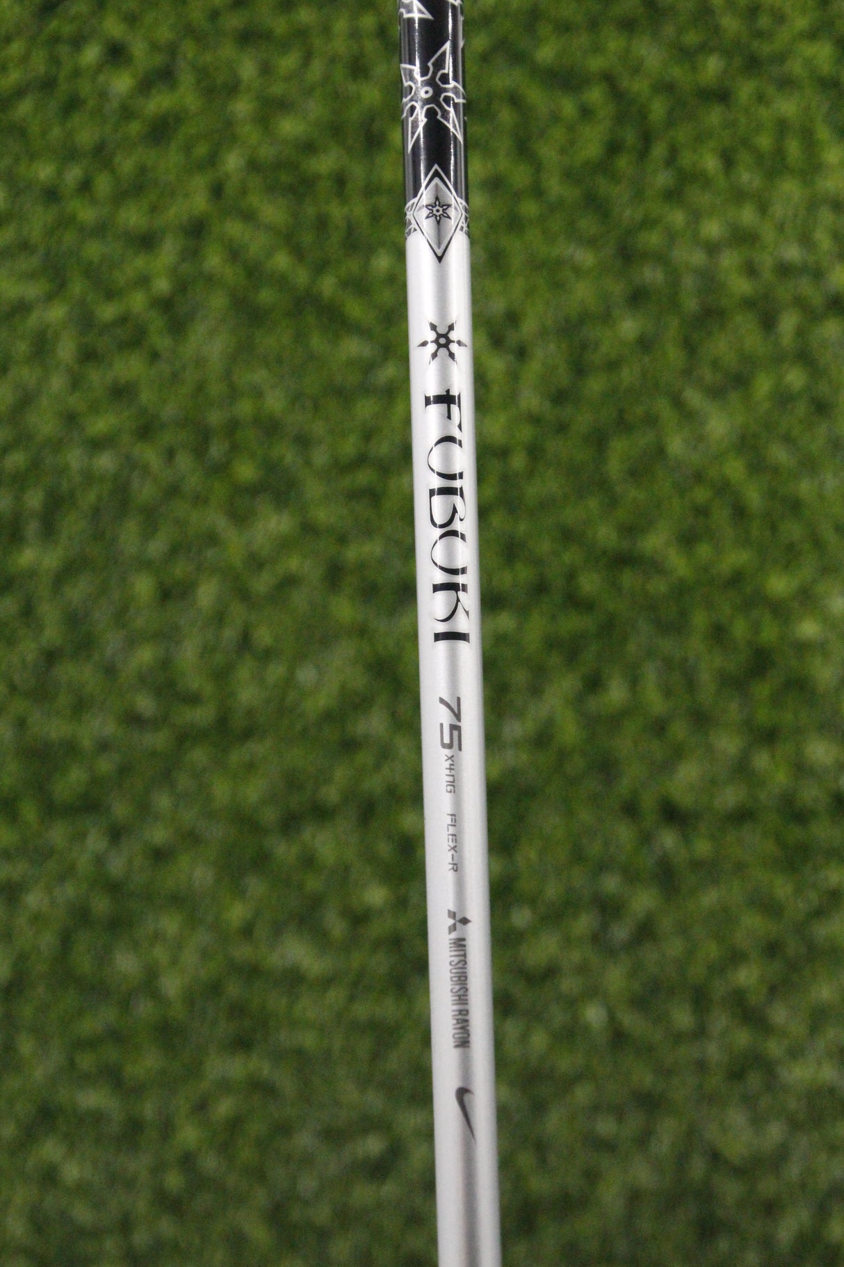 Nike Victory Red S 27° 5 Hybrid R Flex 39.5"