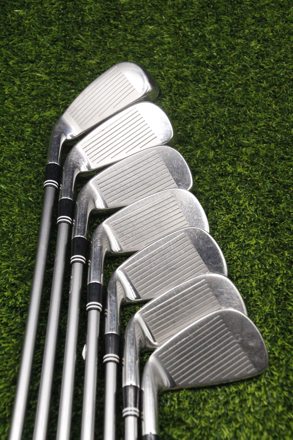 WOMEN Cleveland HiBore Bloom XLI Womens Iron Set 4-PW L Flex -0.5"