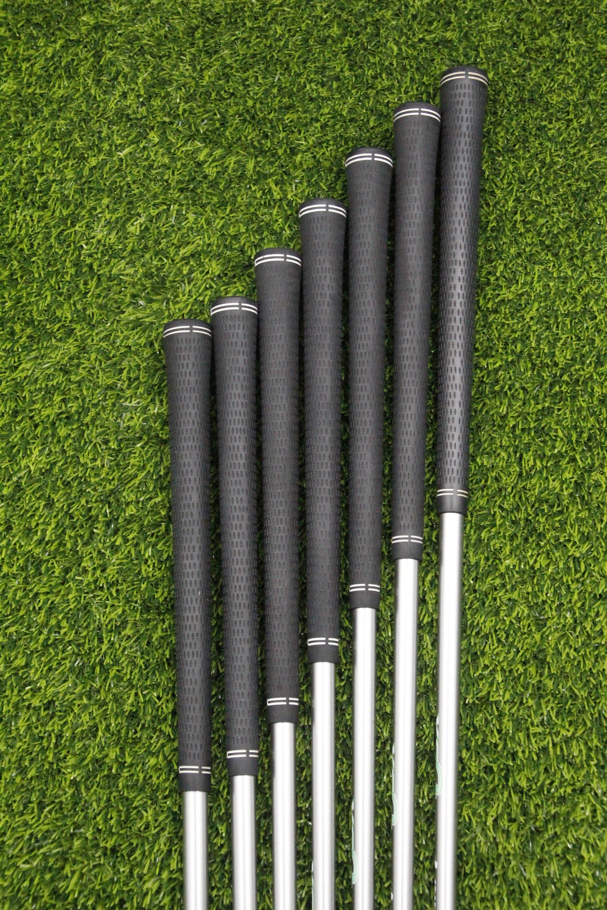 WOMEN Cleveland HiBore Bloom XLI Womens Iron Set 4-PW L Flex -0.5"