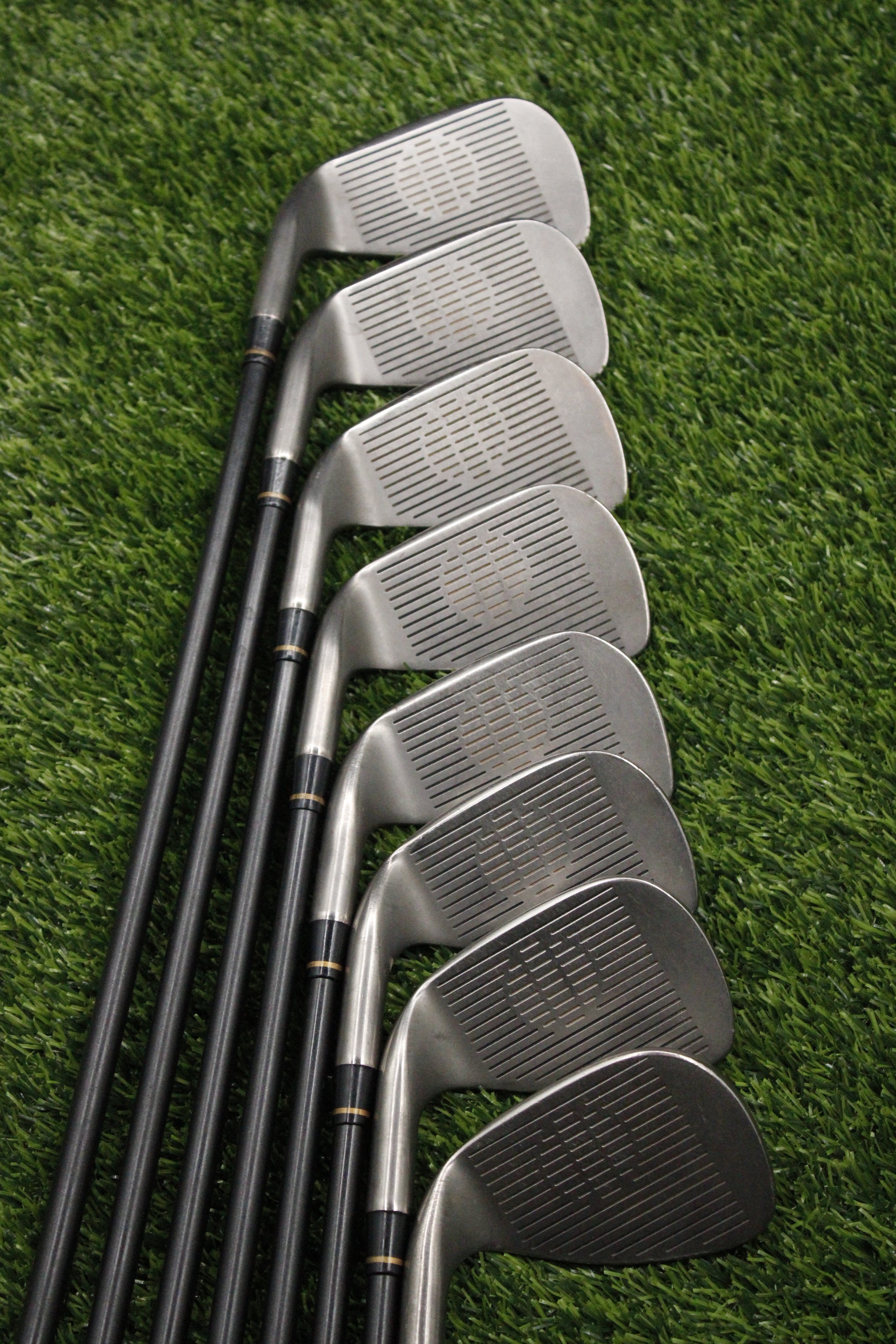 Tommy Armour Titanium 100 Iron Set 3-PW R Flex Std Length