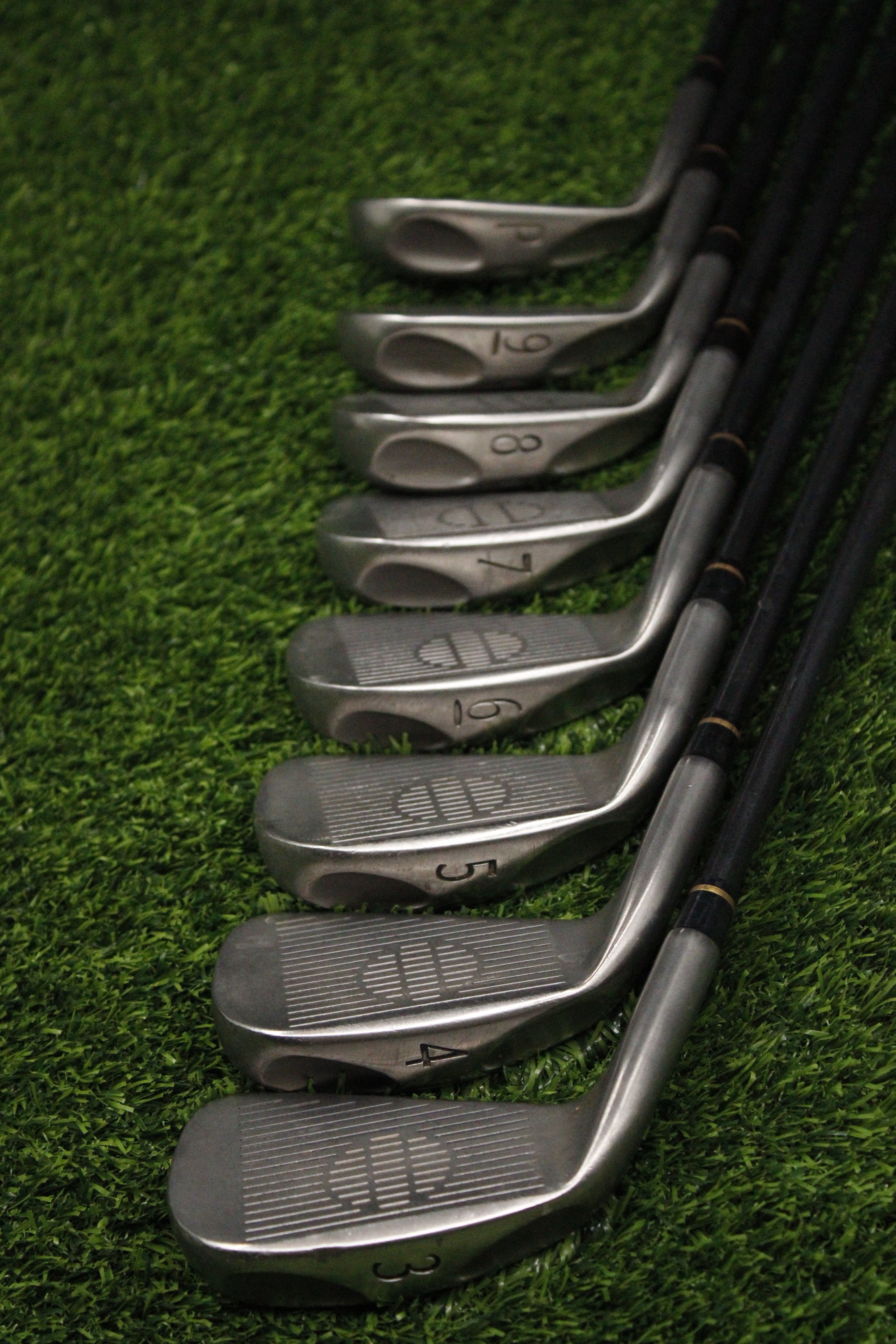 Tommy Armour Titanium 100 Iron Set 3-PW R Flex Std Length