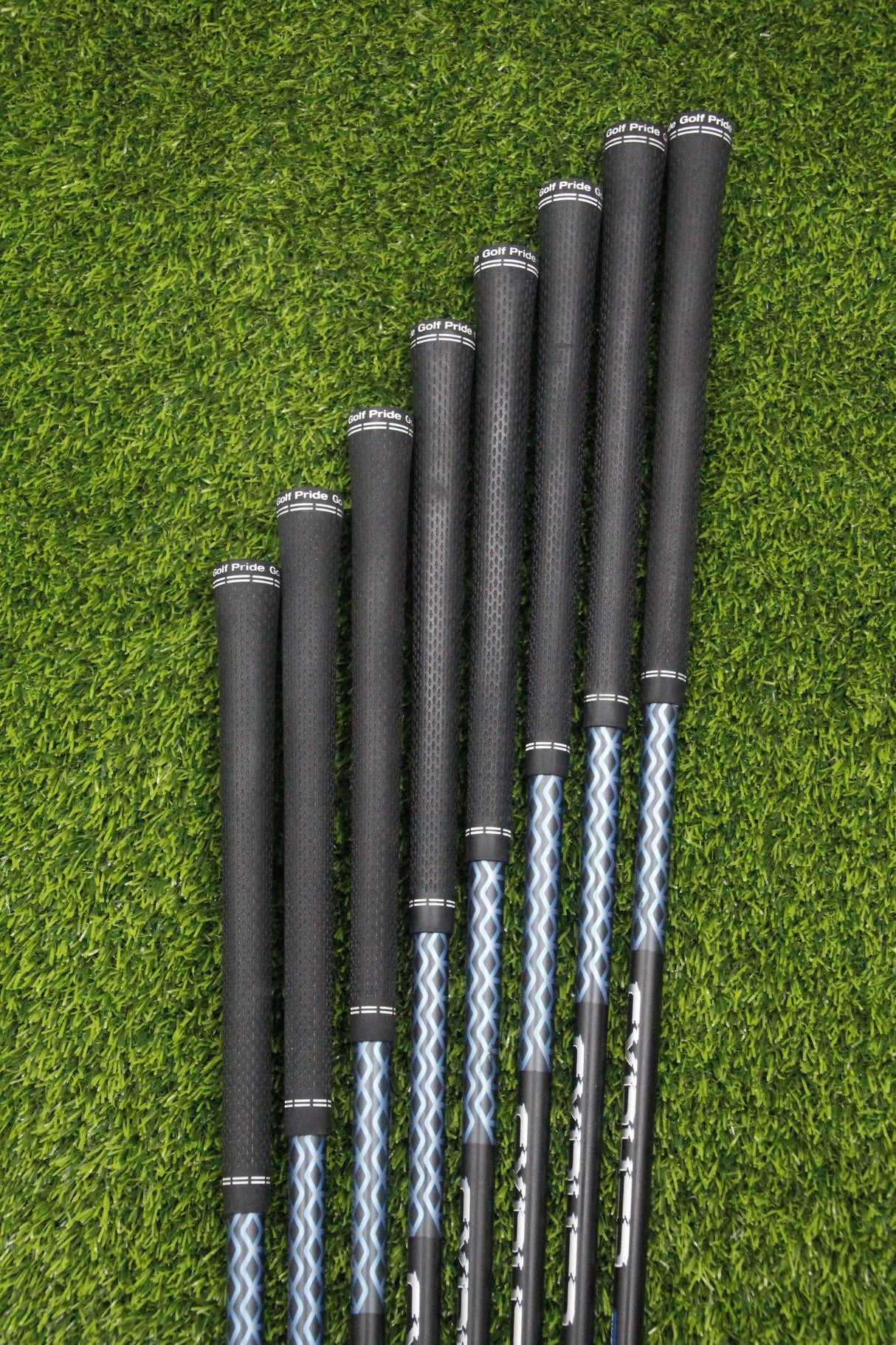 Cleveland Launcher XL Iron Set 4-PW AW R Plus Flex +0.5"