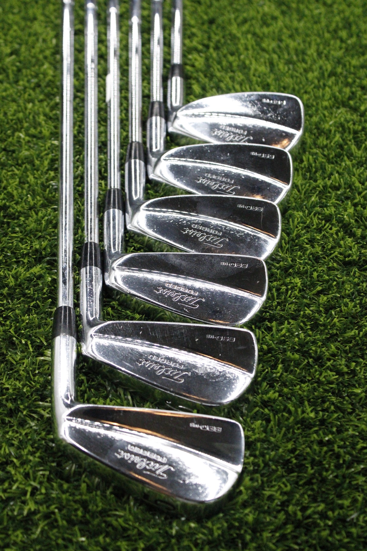 Titleist 690 MB Forged Iron Set 5-PW S Flex Std Length