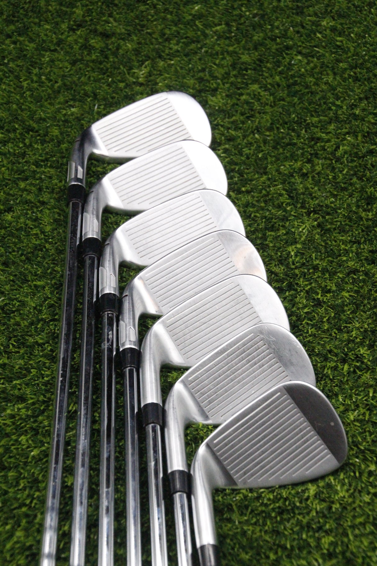 TaylorMade Qi Iron Set 5-PW AW R Flex Std Length