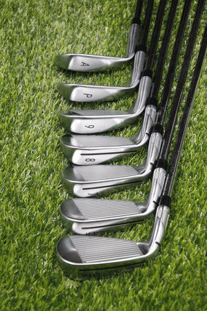 TaylorMade Qi Iron Set 5-PW AW R Flex Std Length