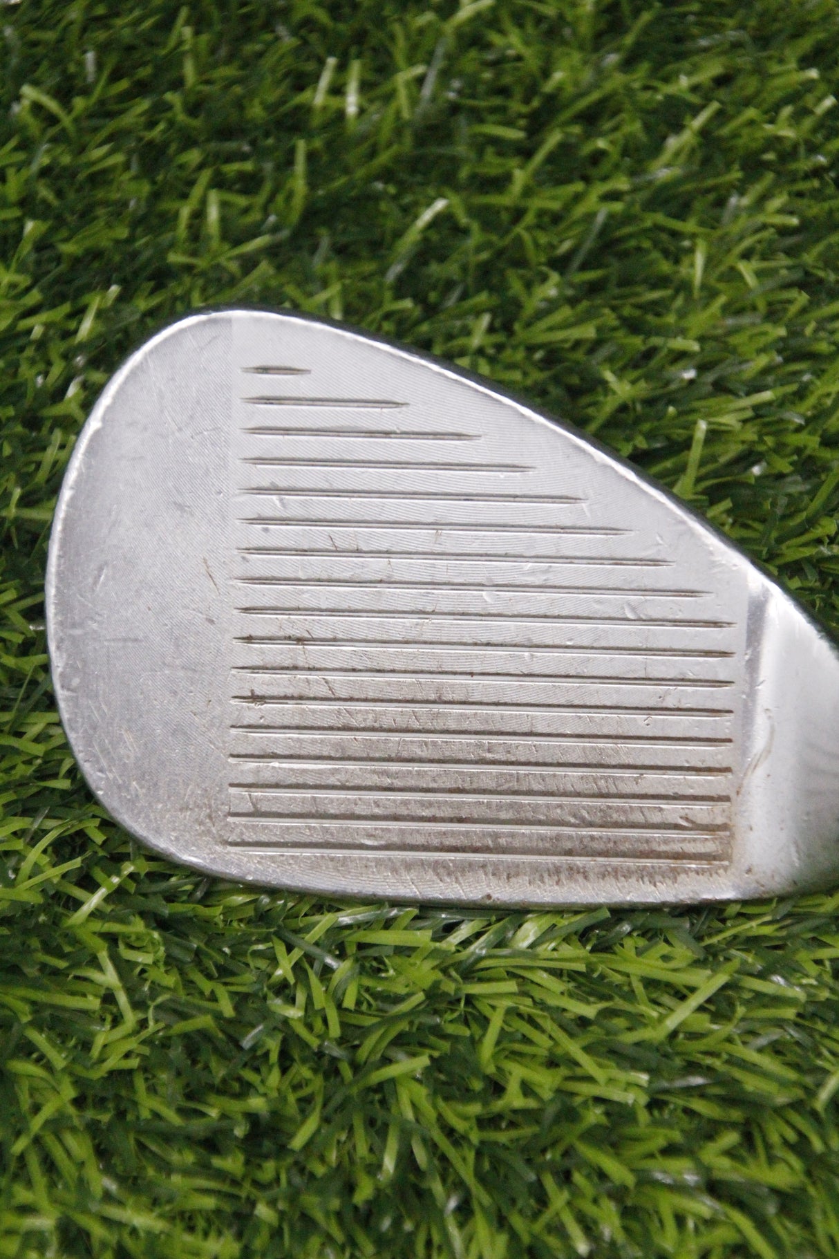 Titleist Vokey SM5 Tour Chrome 56° SW Wedge Flex 35.25"