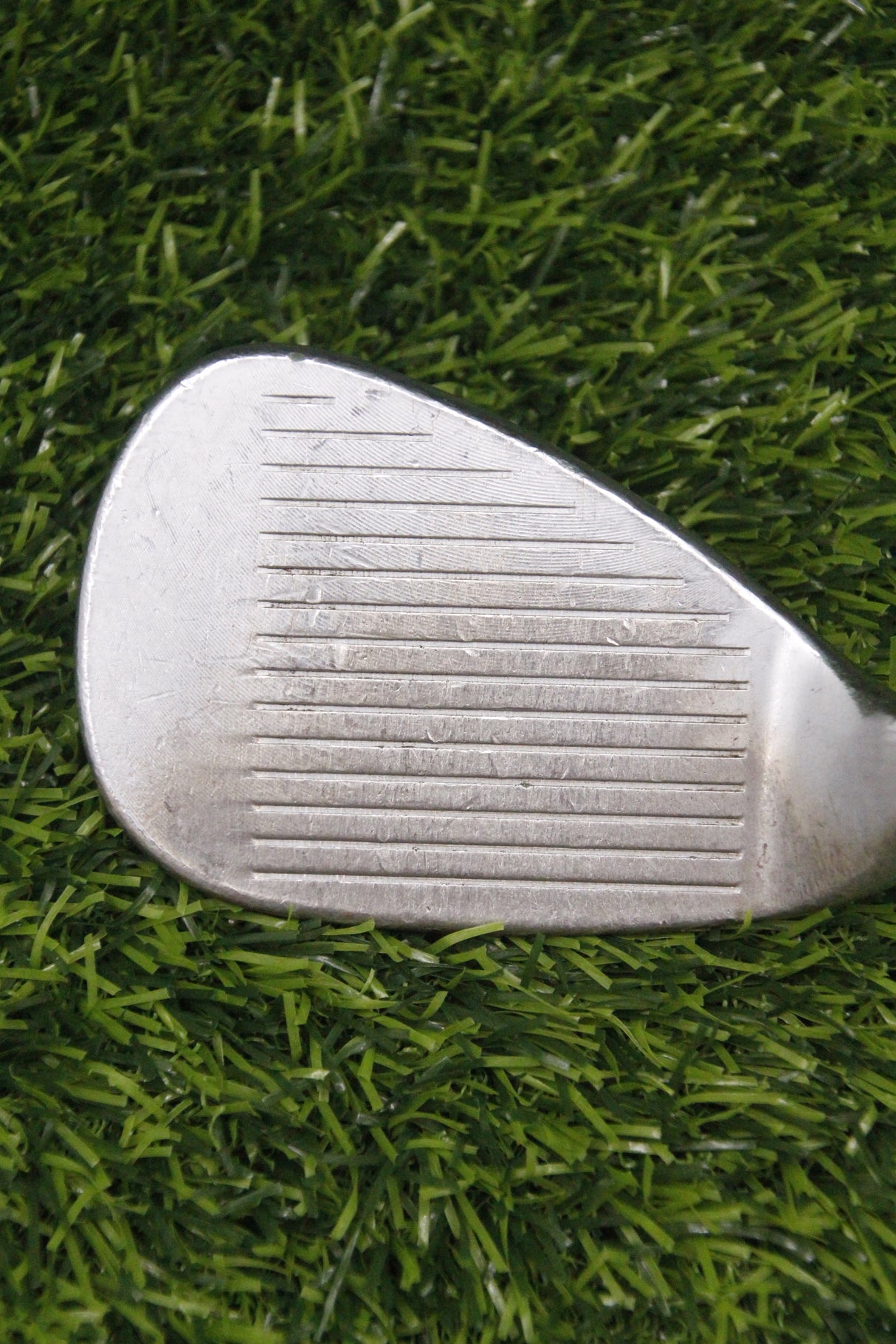 Titleist 2009 Spin Milled Tour Chrome 56° SW Wedge Flex 35.5"
