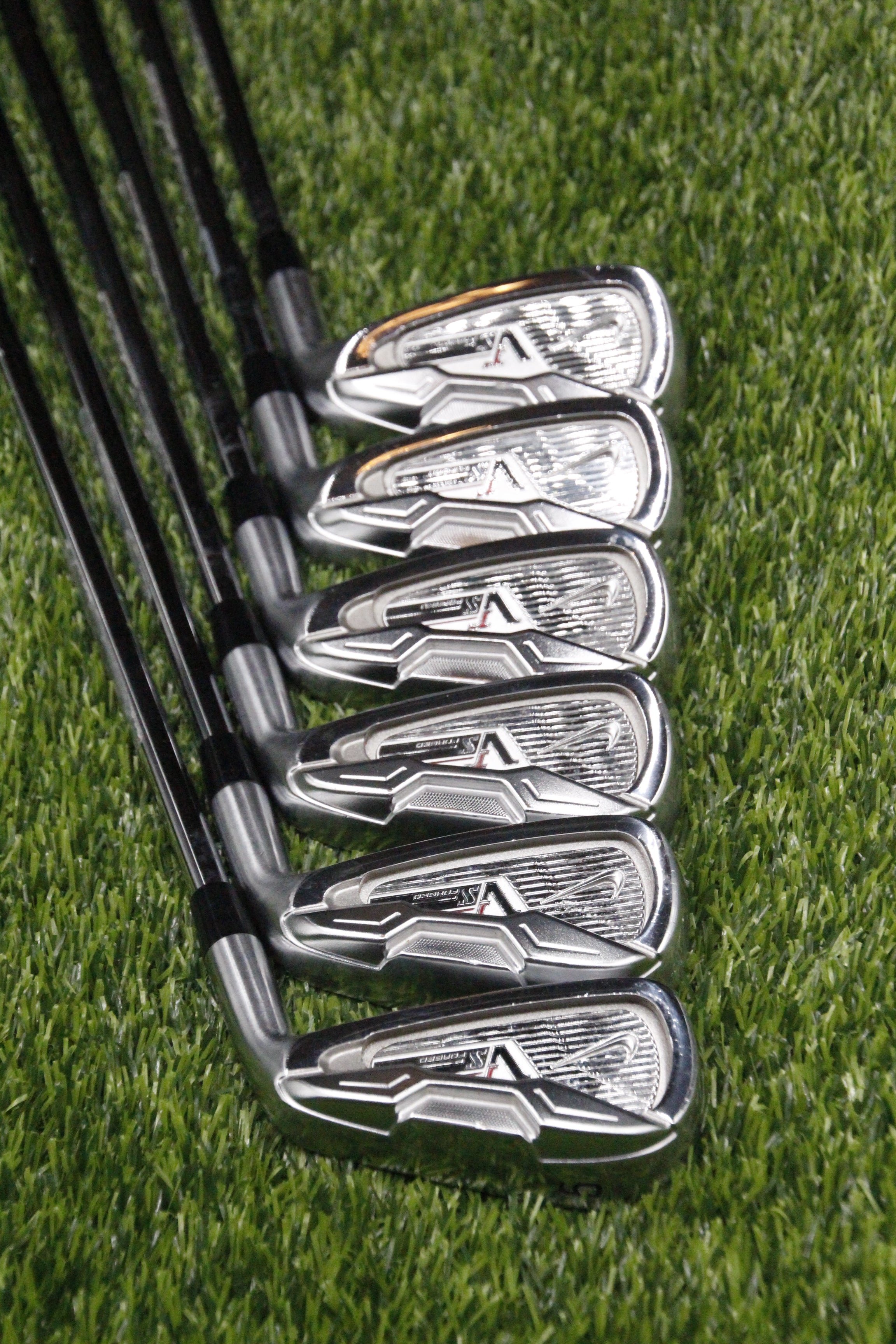 Nike Victory Red S Forged Iron Set 5-PW R Flex -0.5"