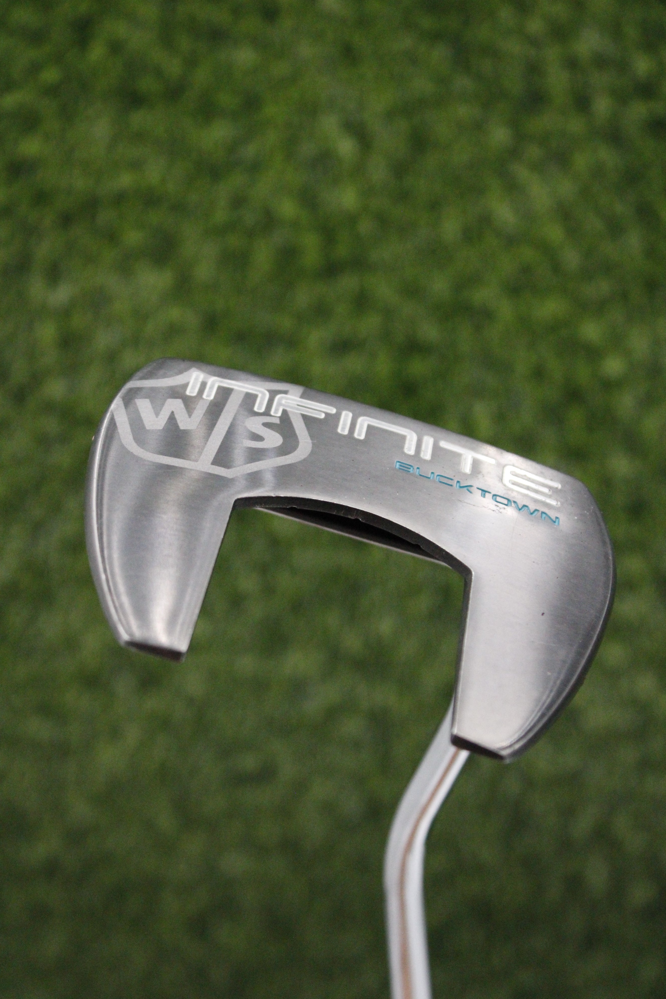 Willson Staff 2024 Infinite Bucktown Putter 33" w/ HC