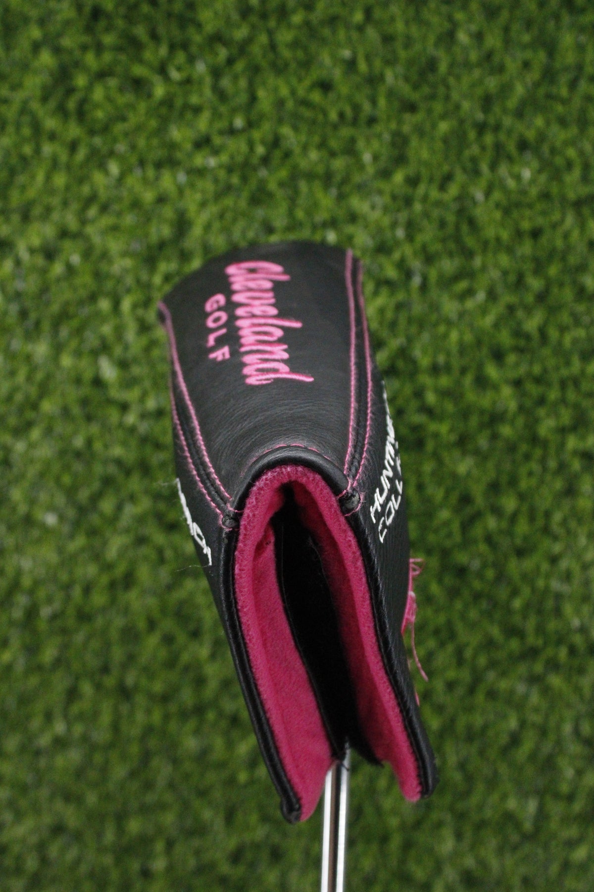 Pre-Owned Cleveland Huntington Beach Collection Pink Putter Blade Headcover