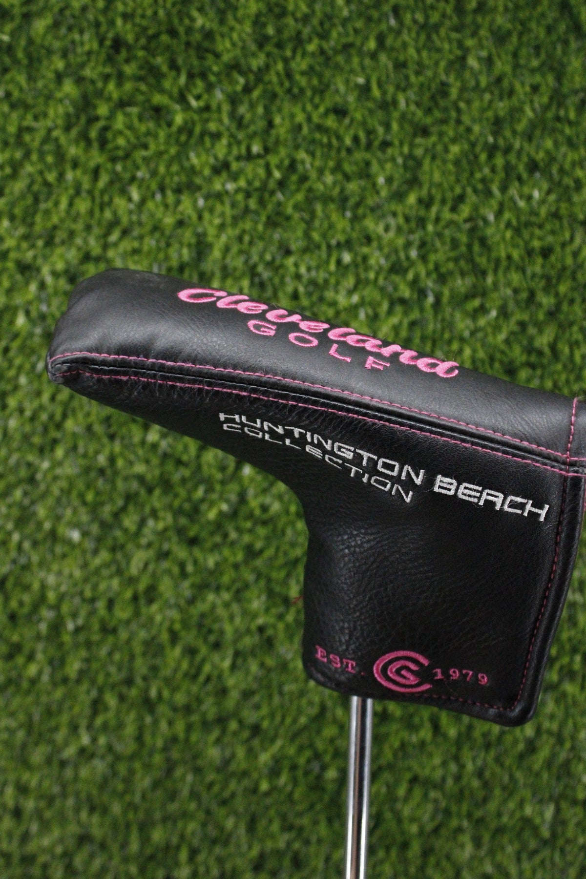 Pre-Owned Cleveland Huntington Beach Collection Pink Putter Blade Headcover