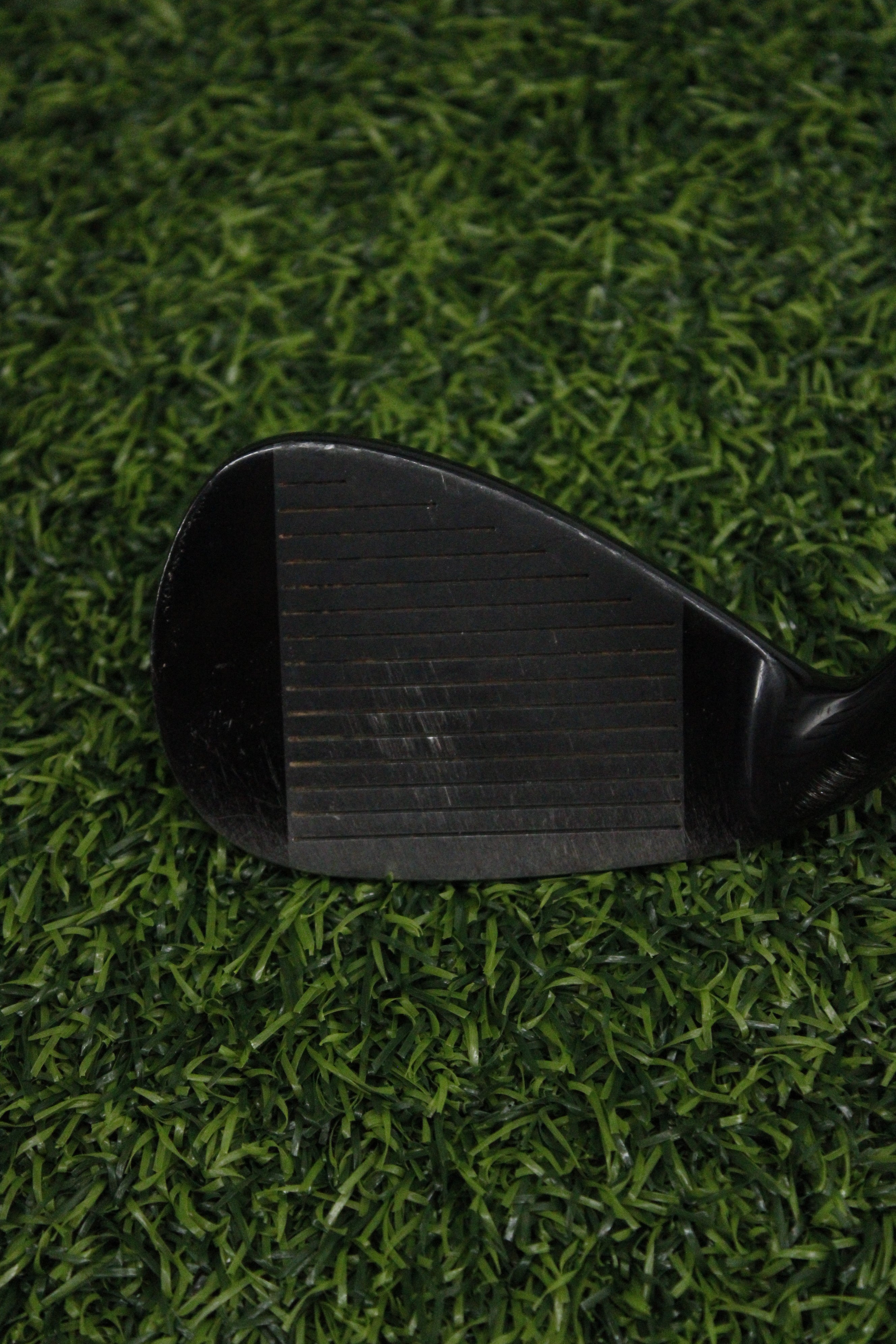 Dunlop Tour Black 52° GW R Flex 35"