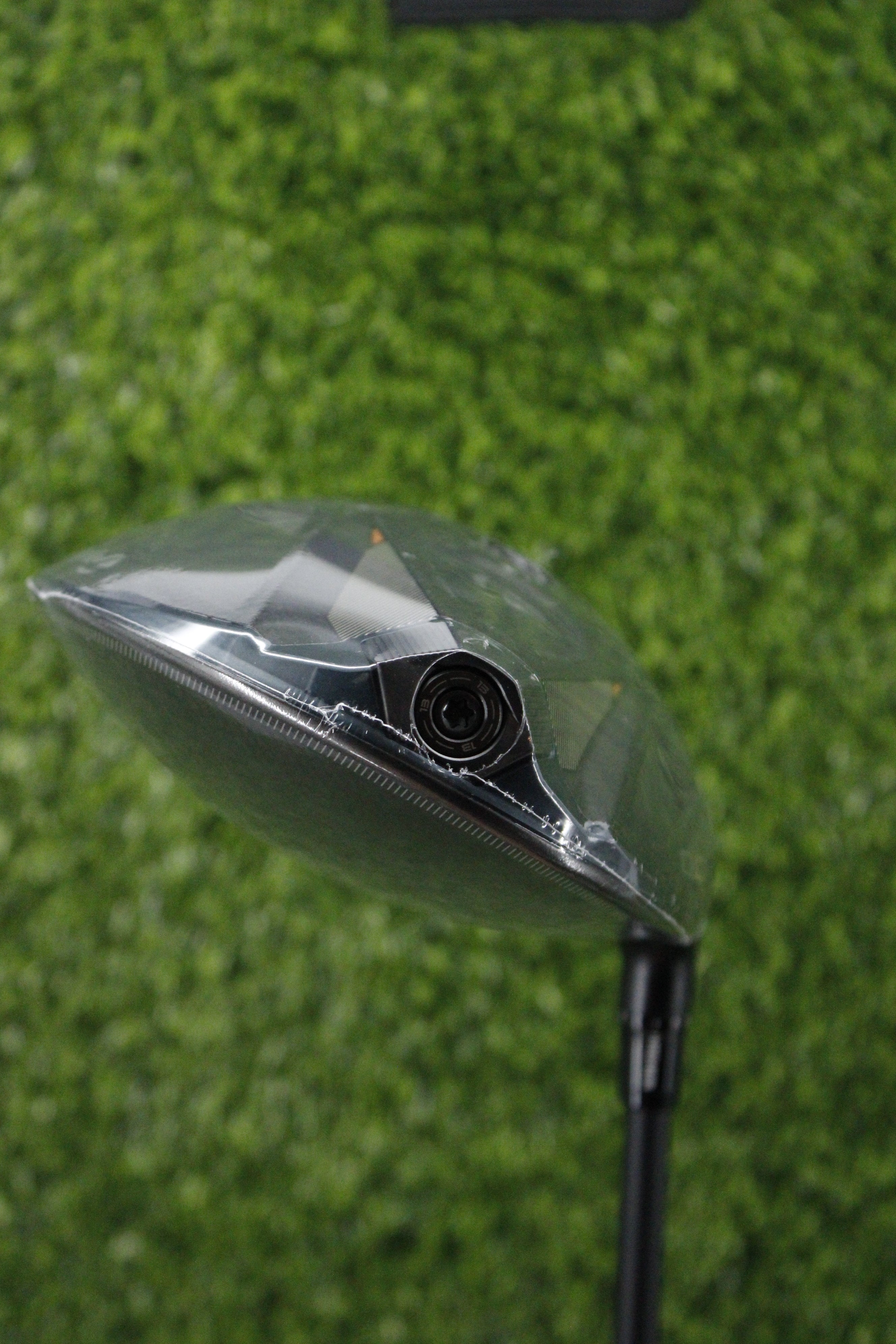 NEW TaylorMade Qi4D Max 9° Driver S Flex 45"