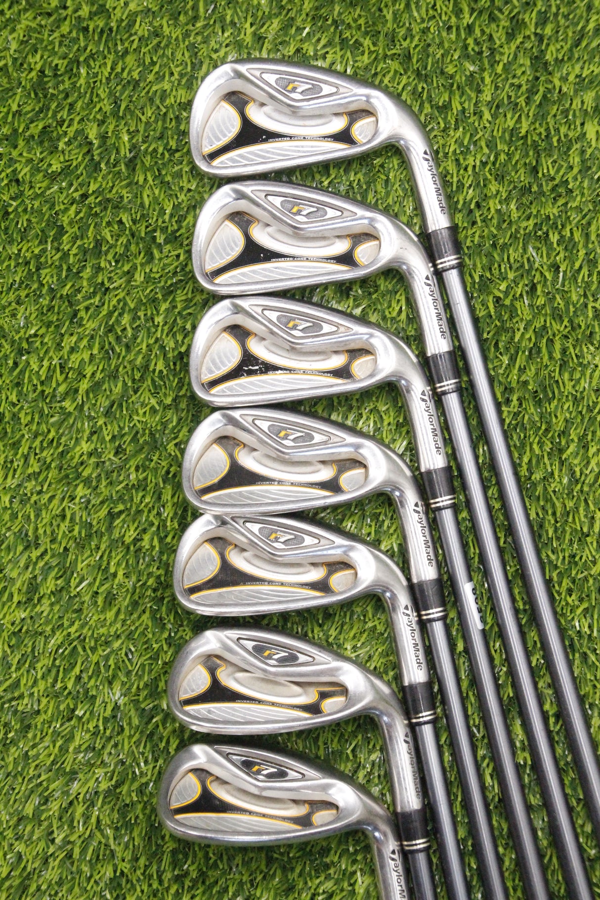 TaylorMade r7 Iron Set 5-9i SW LW R Flex Std