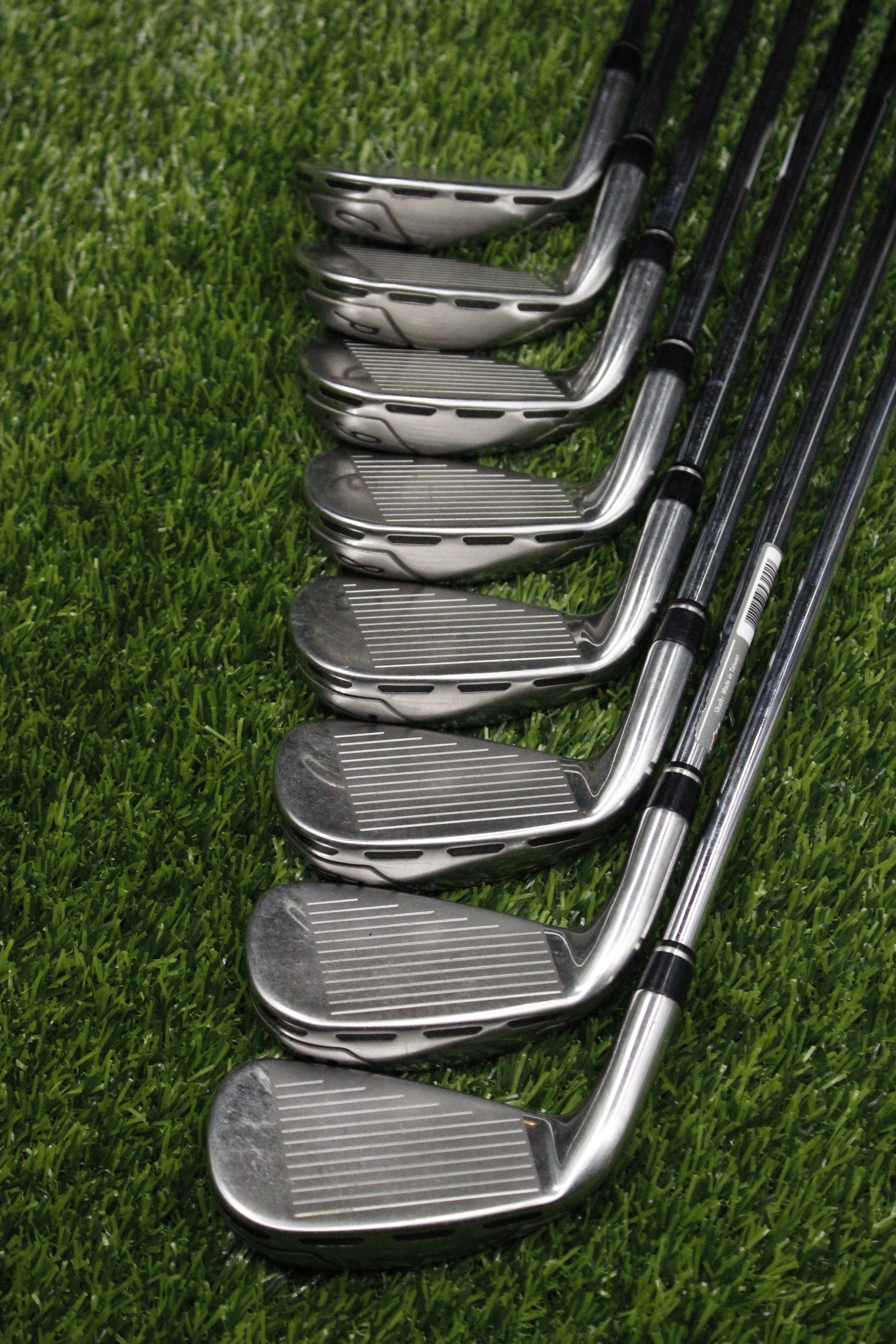 Wilson Staff D300 Iron Set 4-PW GW R Flex Std Length