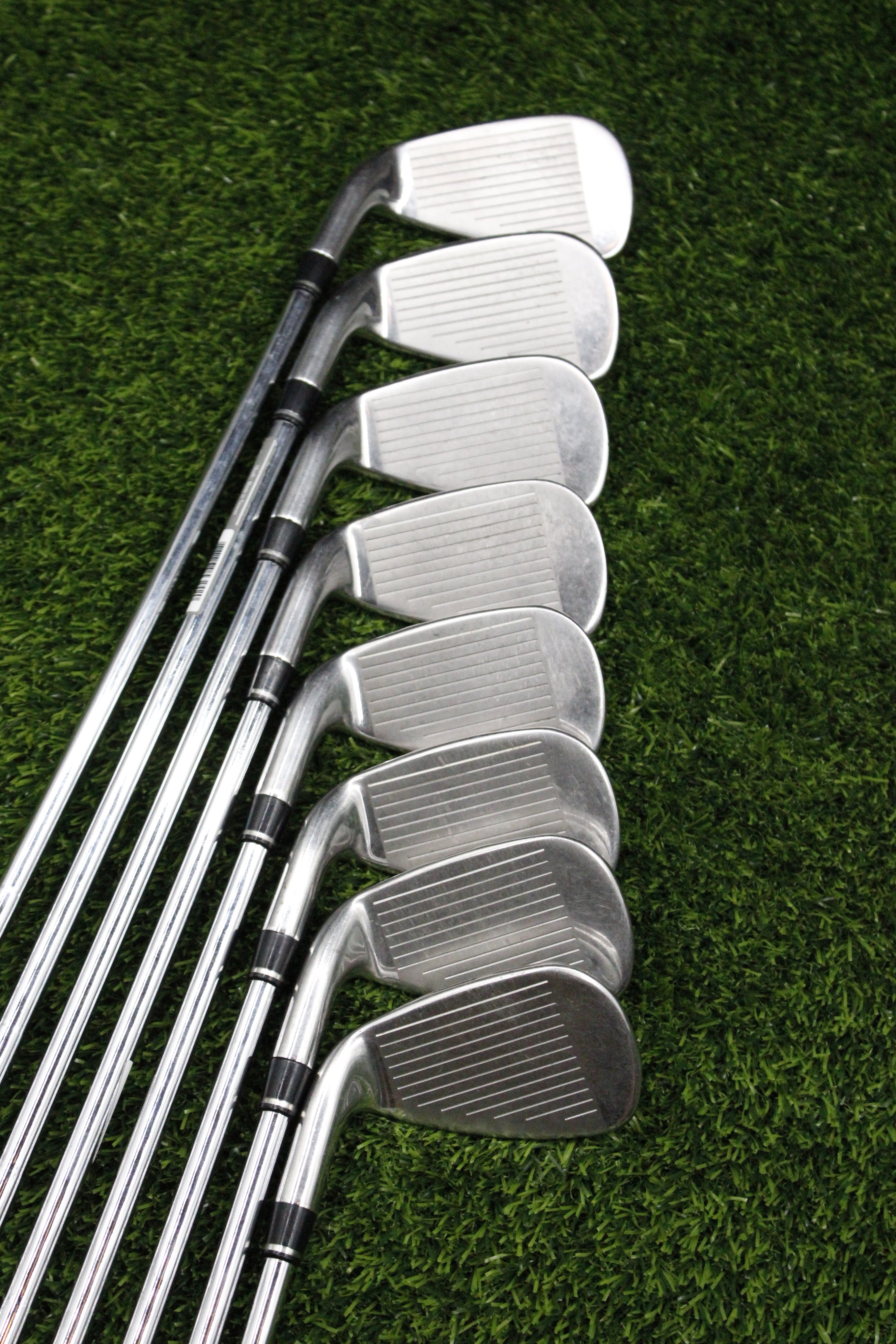 Wilson Staff D300 Iron Set 4-PW GW R Flex Std Length