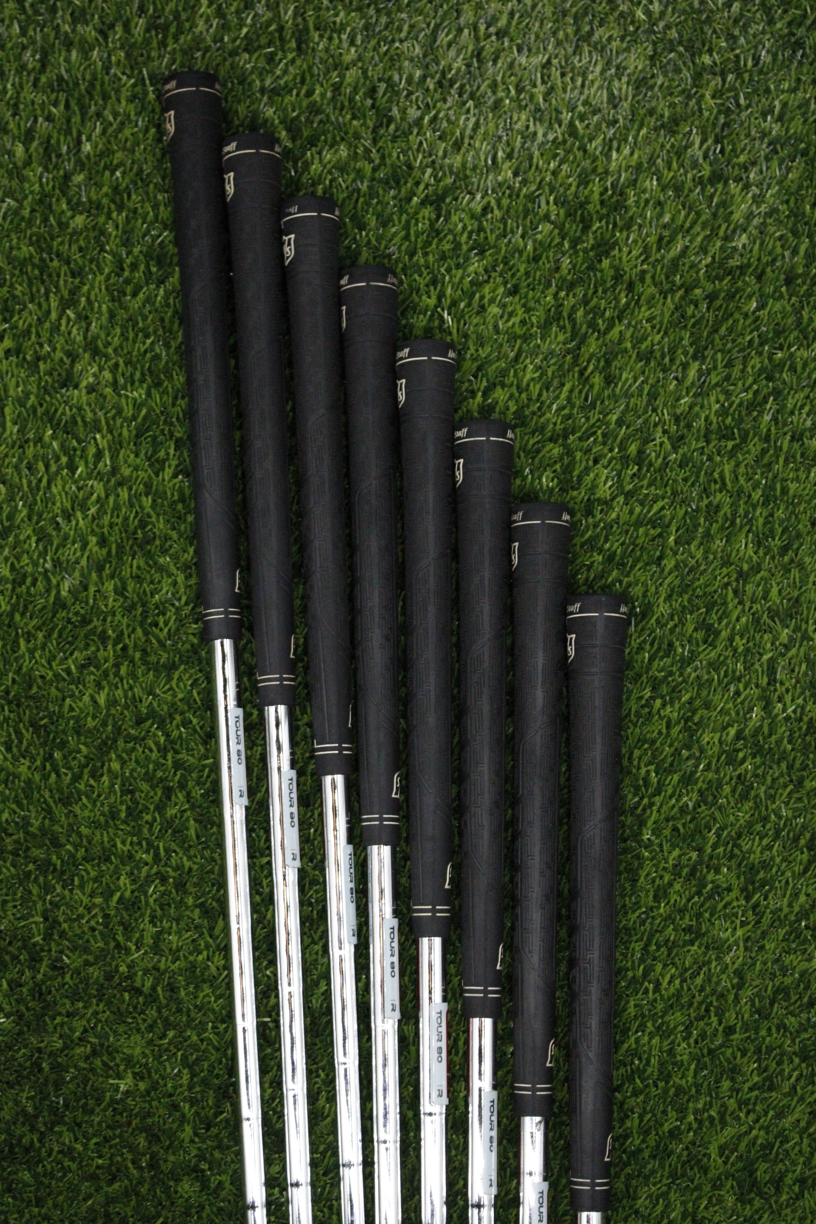Wilson Staff D300 Iron Set 4-PW GW R Flex Std Length