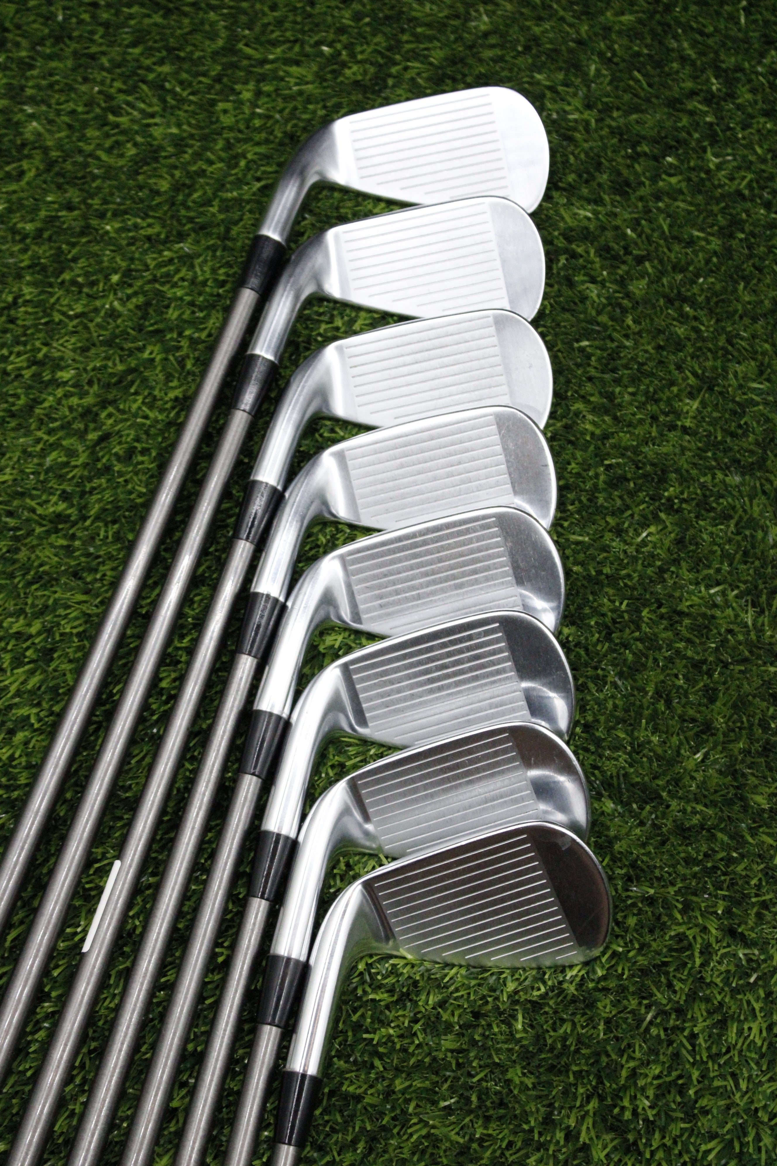 Titleist 718 AP3 Iron Set 4-PW GW R Flex Std Length