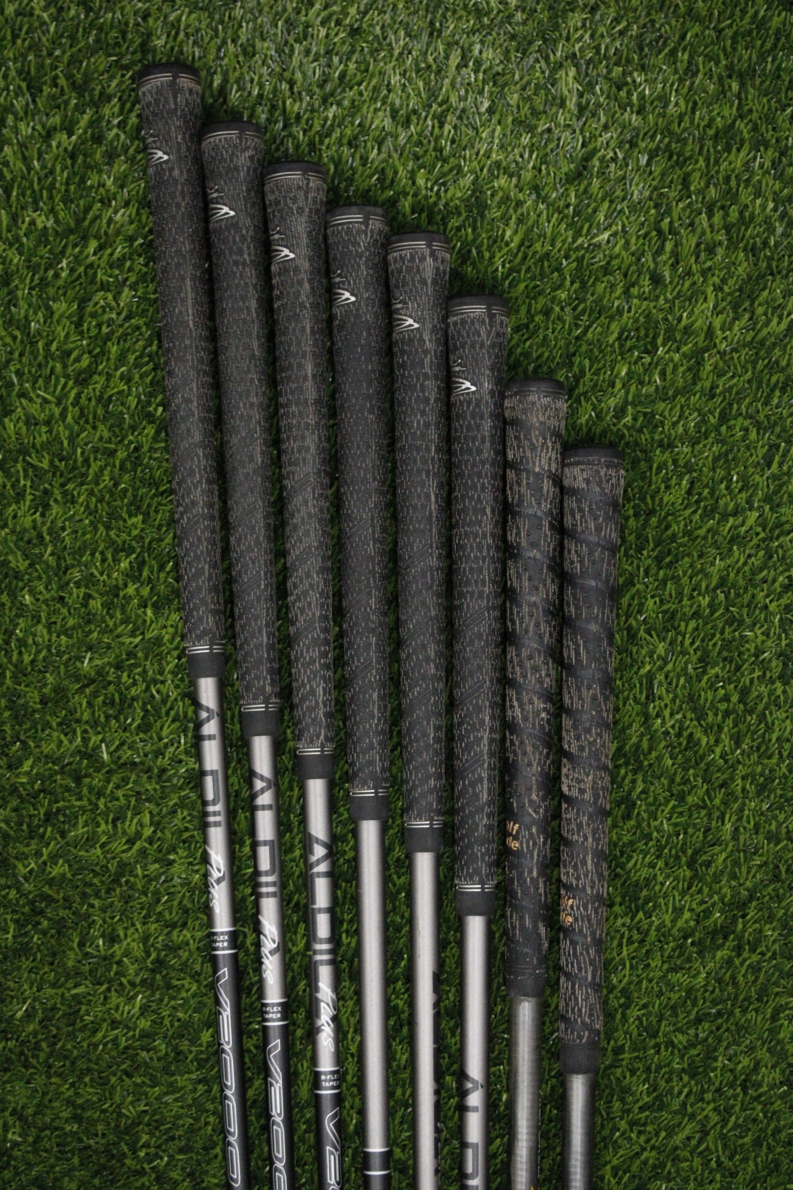Titleist DCI 962 Iron Set 3-PW R Flex Std Length