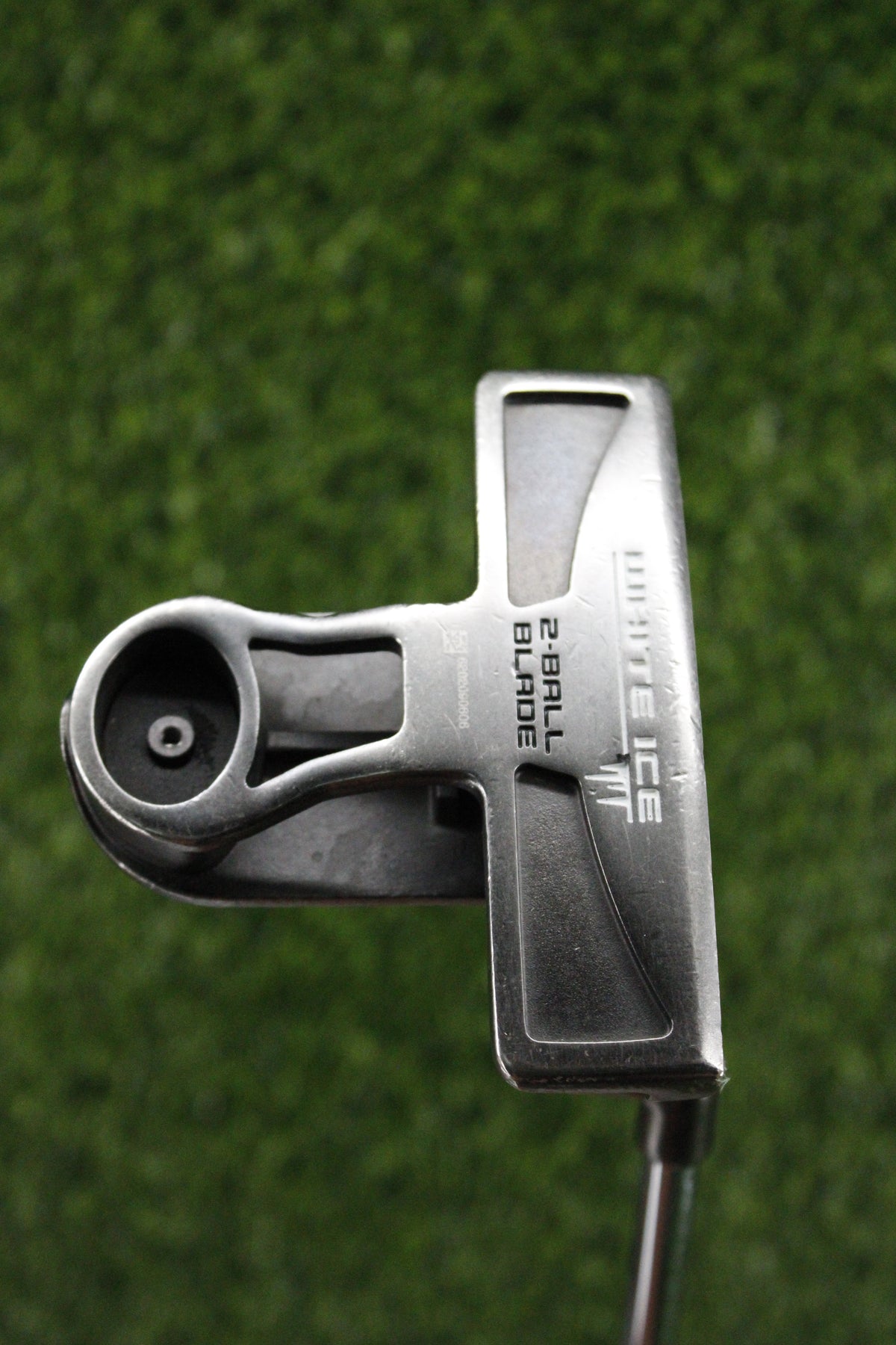 Odyssey White Ice 2-Ball Blade Putter 35"