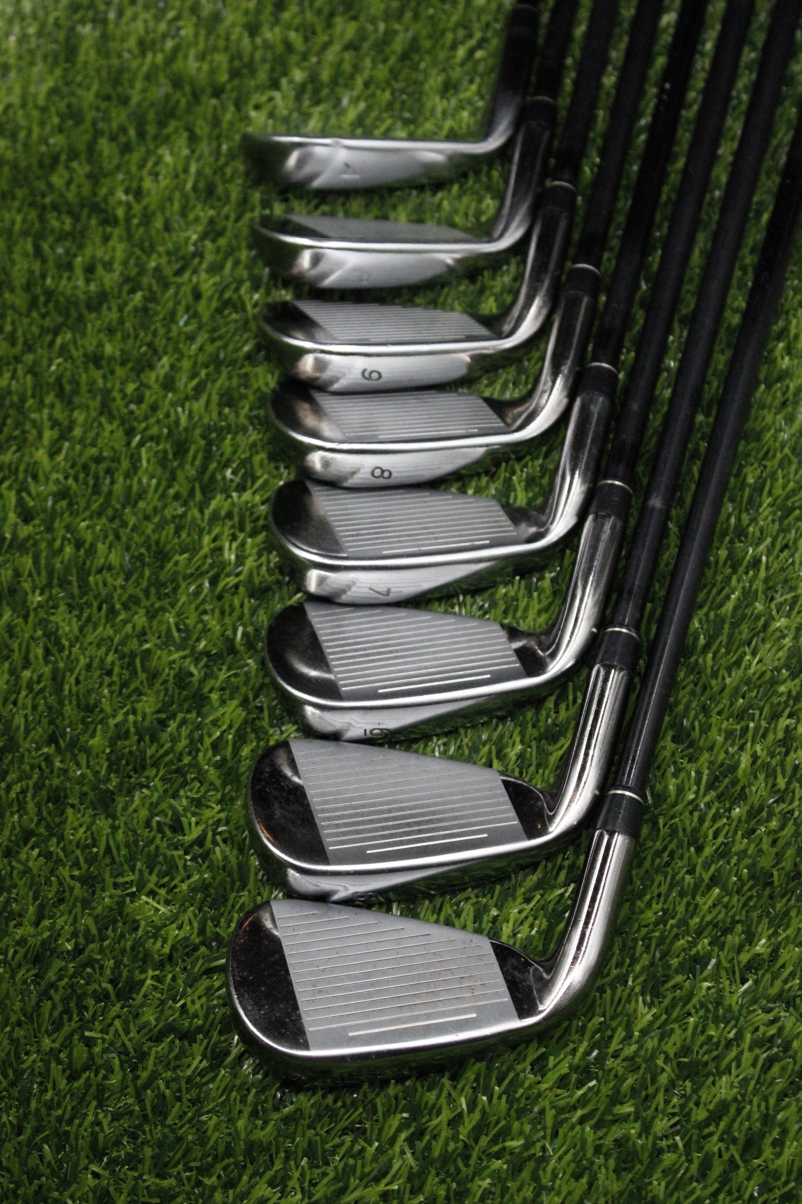 TaylorMade 2009 Burner Iron Set 4-PW AW R Flex Std Length