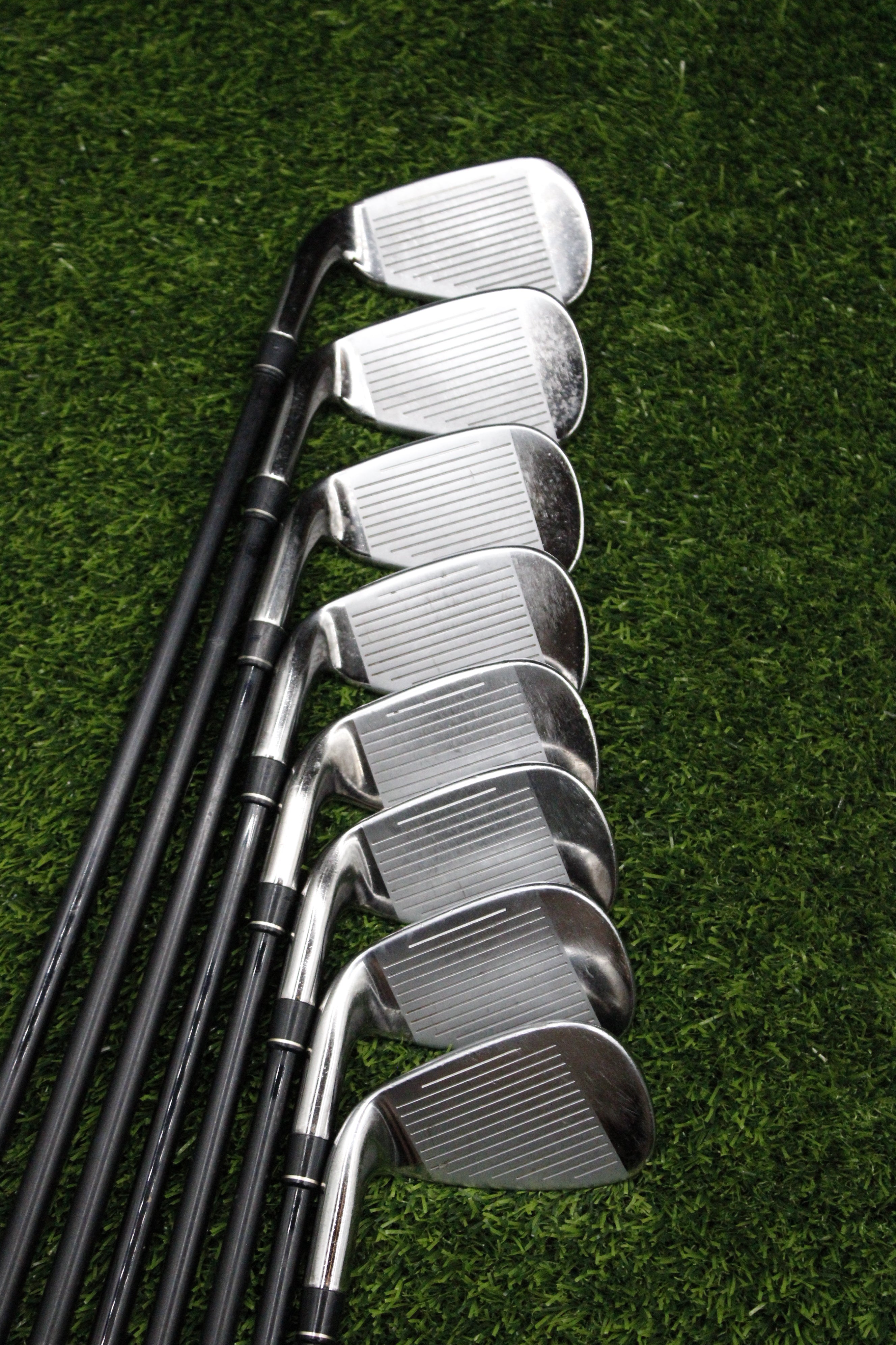 TaylorMade 2009 Burner Iron Set 4-PW AW R Flex Std Length