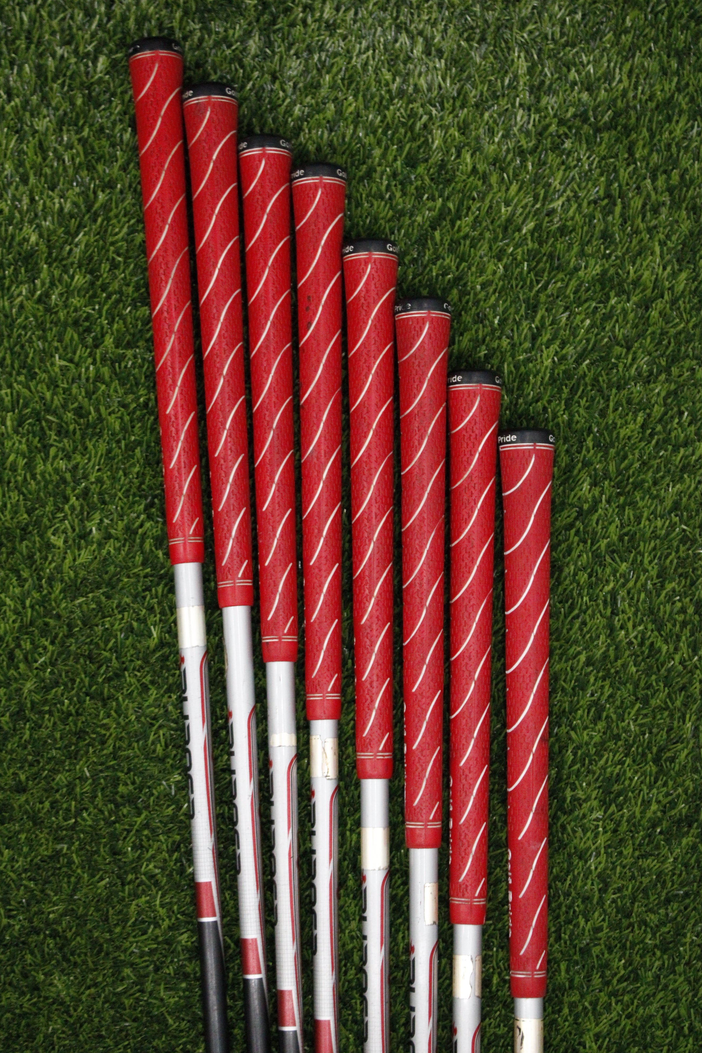 TaylorMade 2009 Burner Iron Set 4-PW AW R Flex Std Length