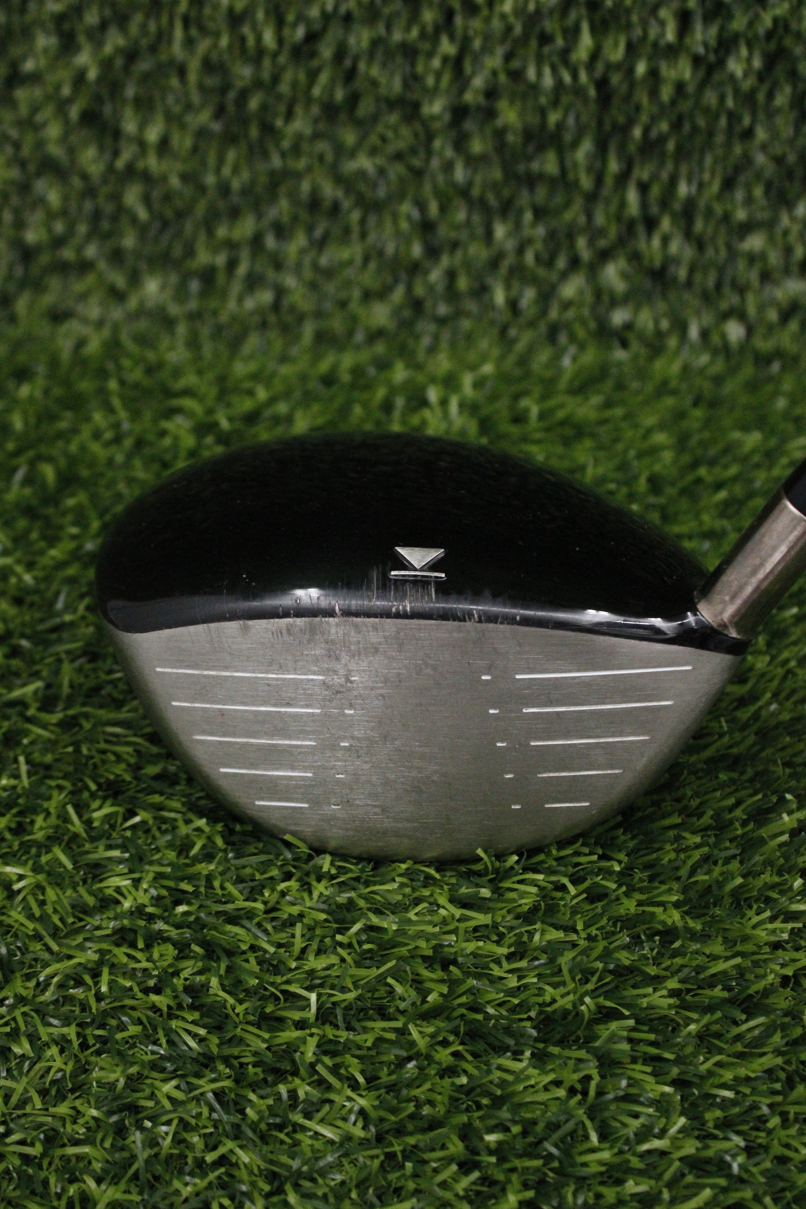 Titleist 907 D2 9.5° Driver S Flex 44.75"