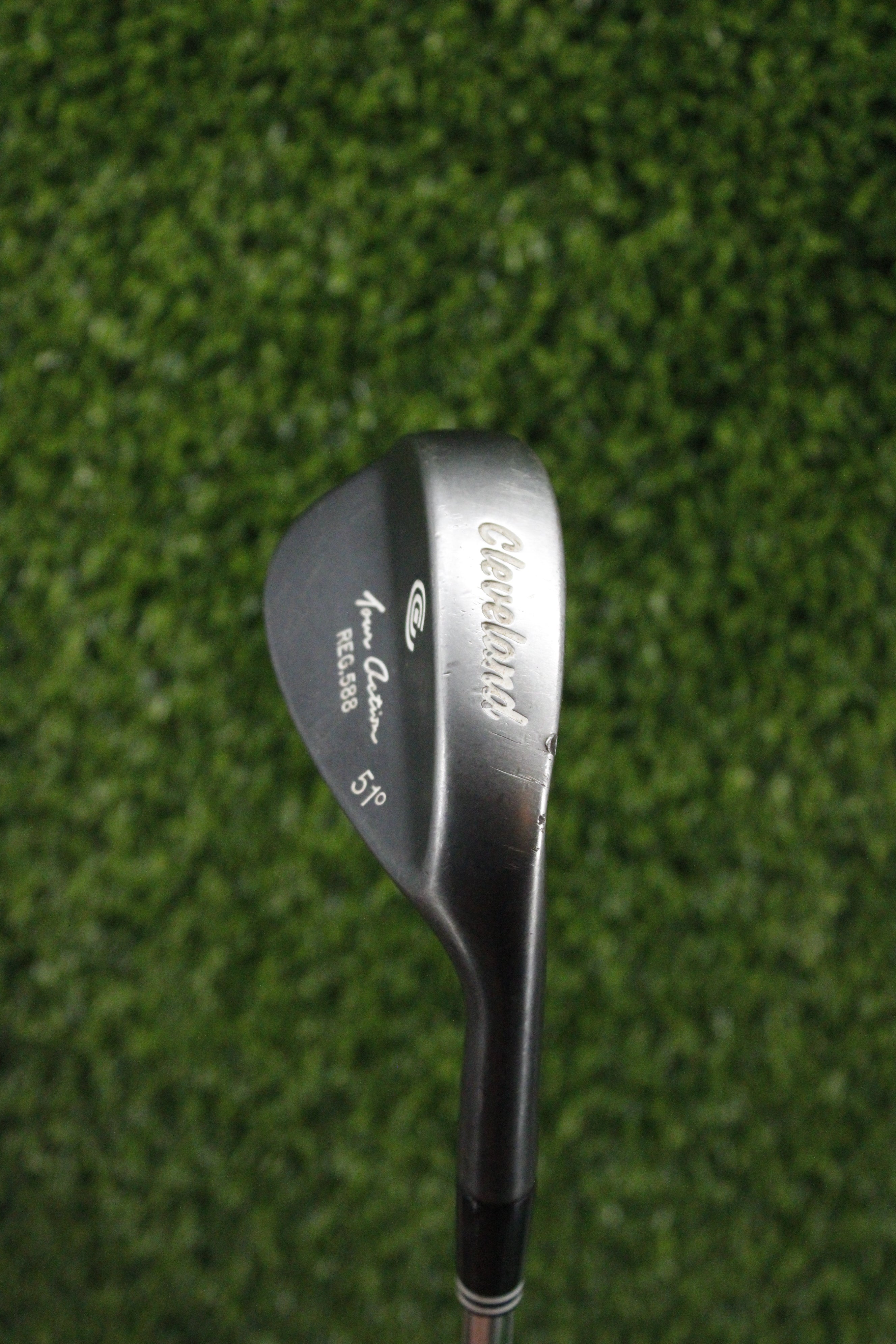 Cleveland 588 Black Melonite 51° GW S Flex 35"