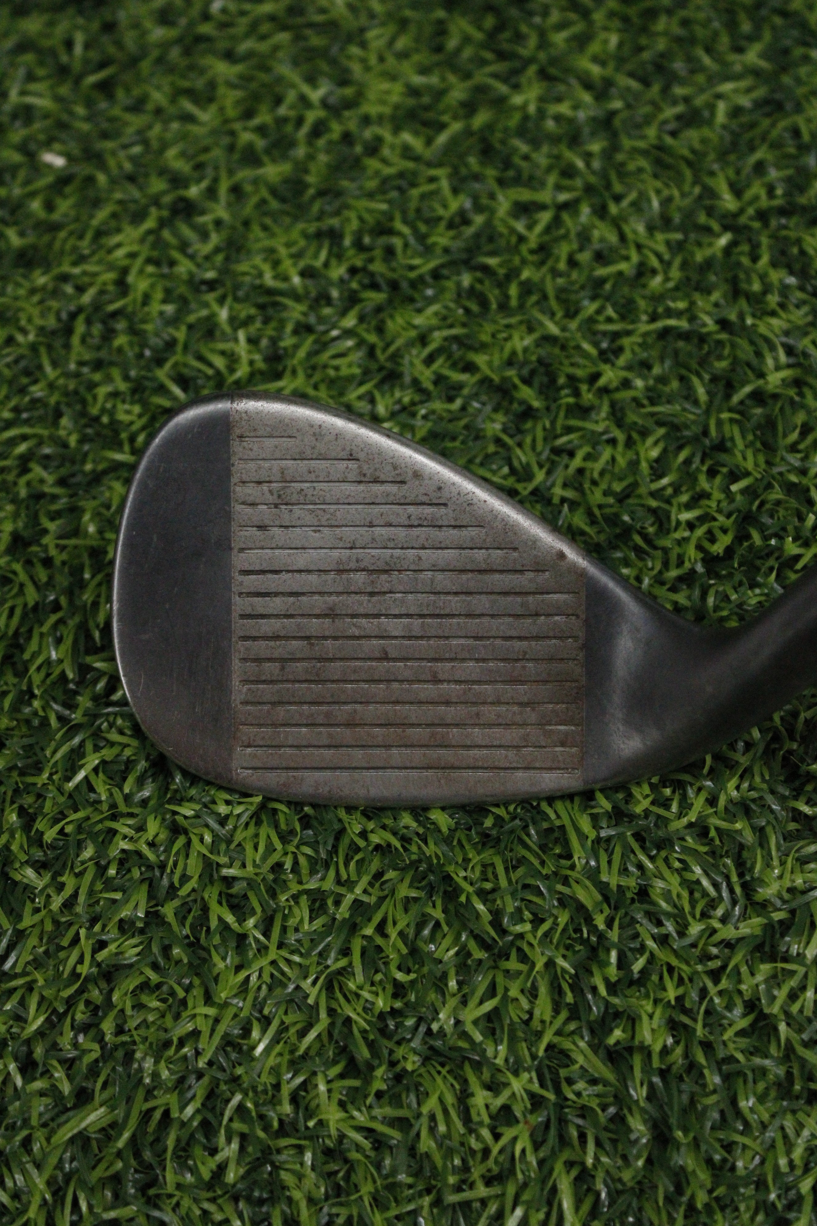 Cleveland 588 Black Melonite 51° GW S Flex 35"
