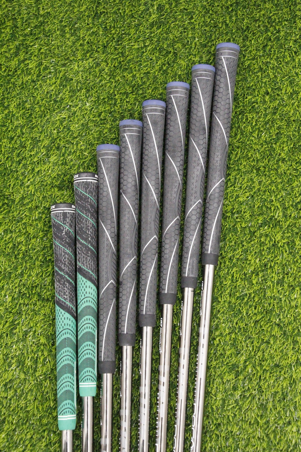 Callaway Apex Pro Smoke 19 Iron Set 3-PW R Flex -0.5"