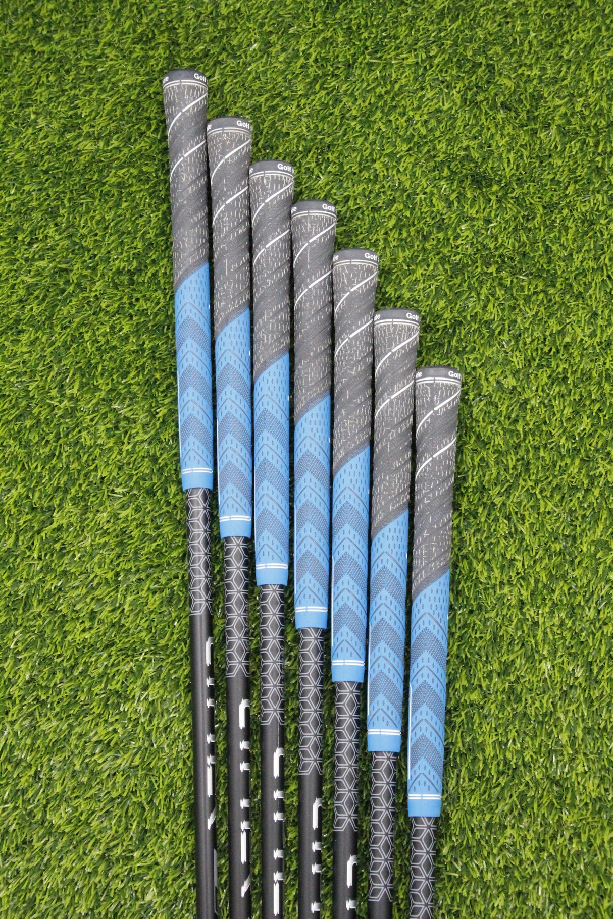 Callaway Rogue ST Pro Iron Set 4-PW R Flex -0.5"