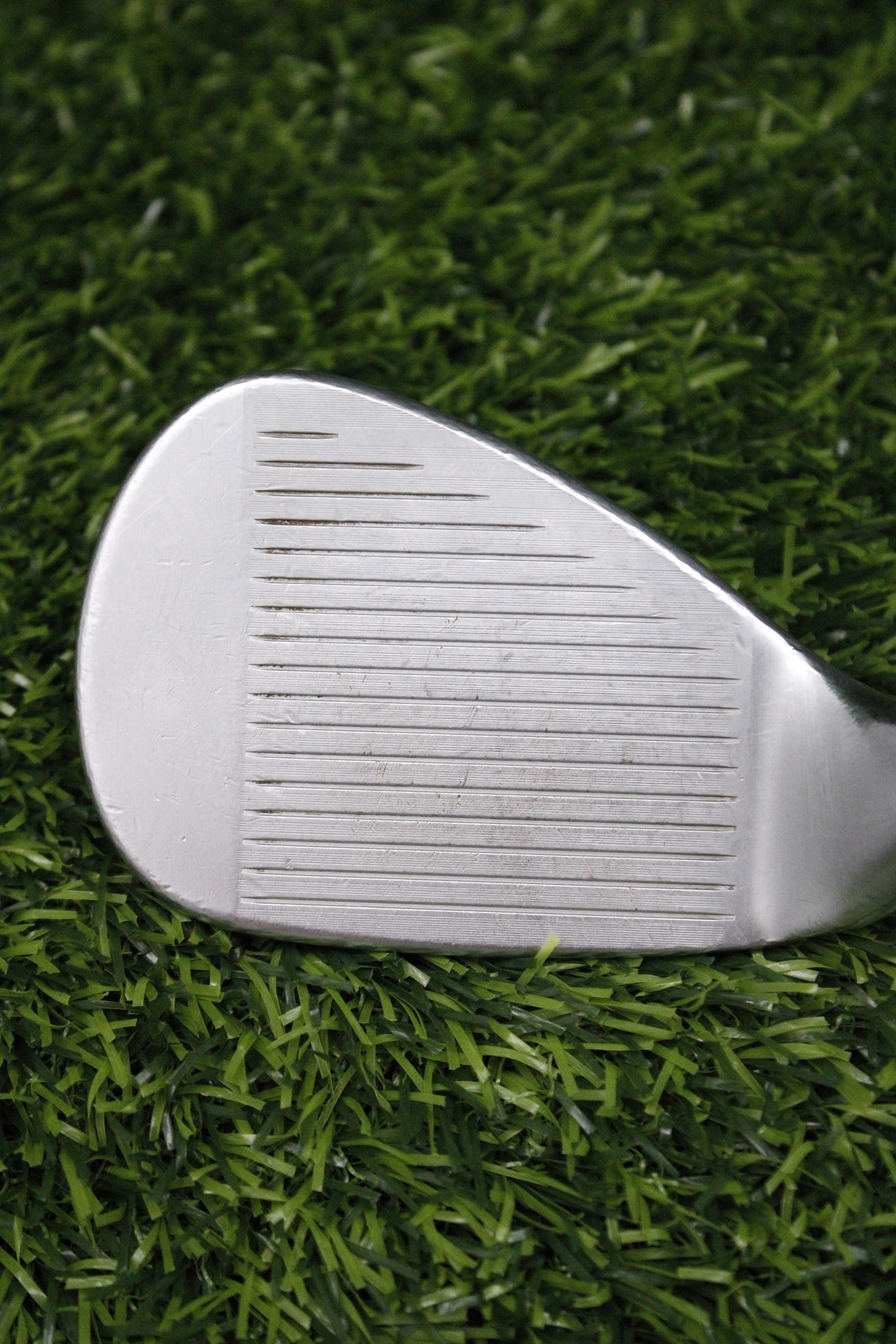 Titleist Vokey SM9 Tour Chrome 56° SW Wedge Flex 35.25"