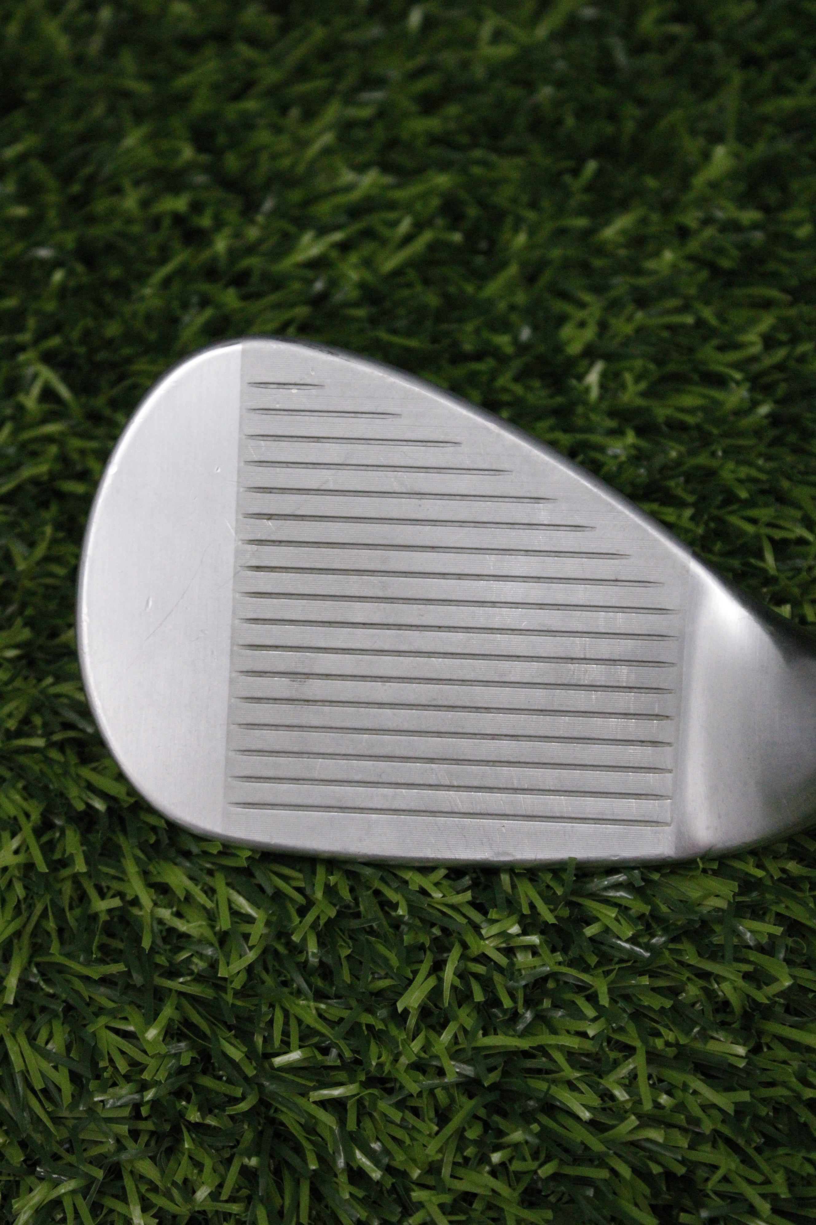Titleist Vokey SM10 Tour Chrome 56° SW Wedge Flex 35"