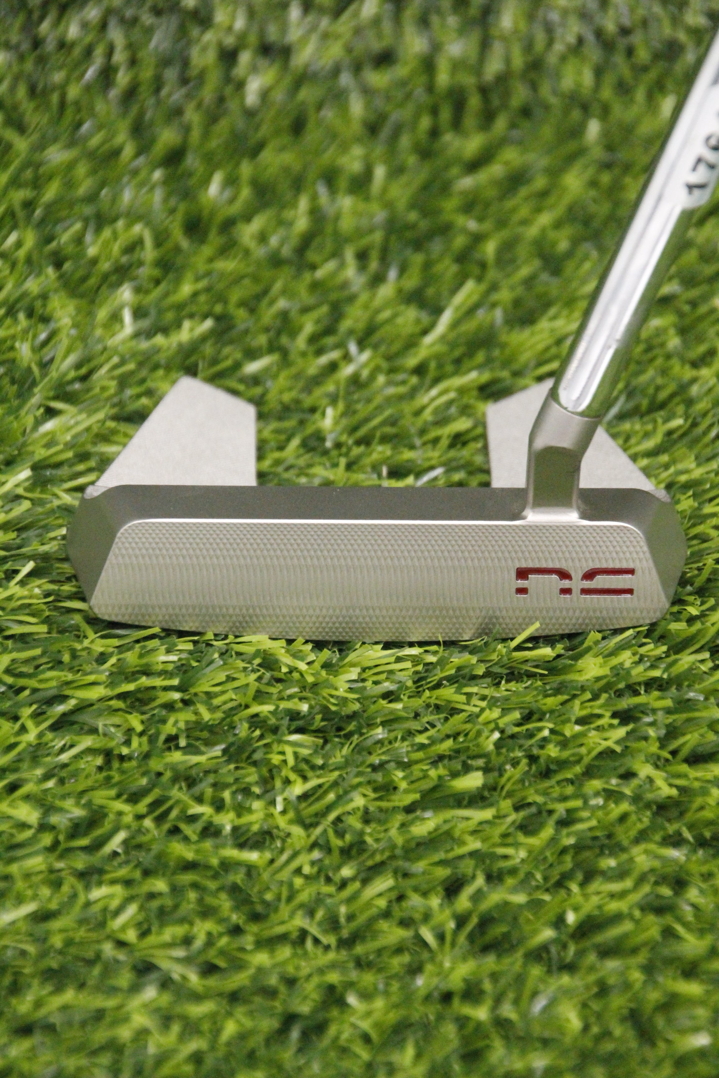 NEW Never Compromise Reserve 4 Tour Satin Putter 35" w/ HC