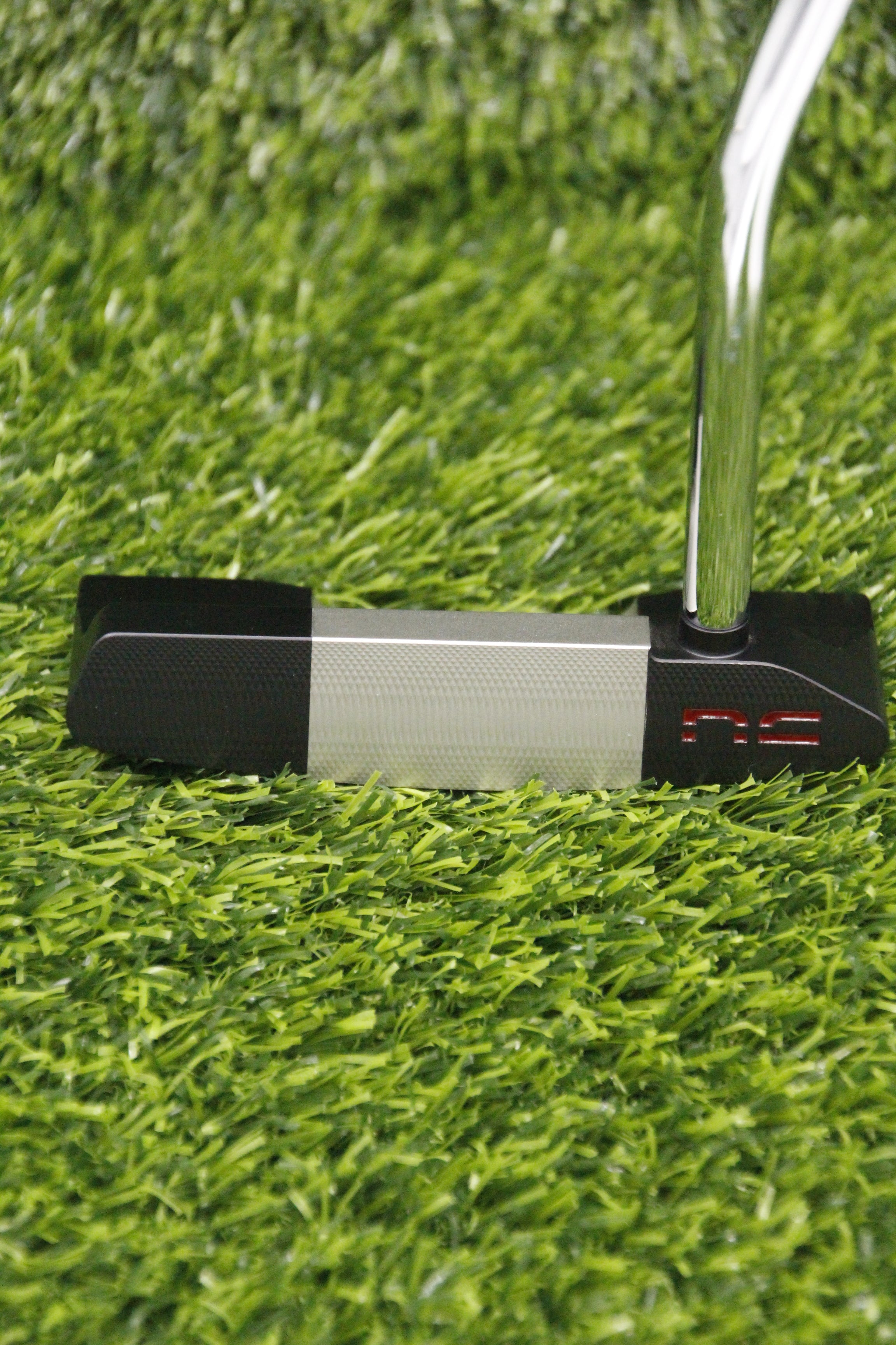 NEW Never Compromise Reserve 2 NC Contrast Putter 35" w/ HC