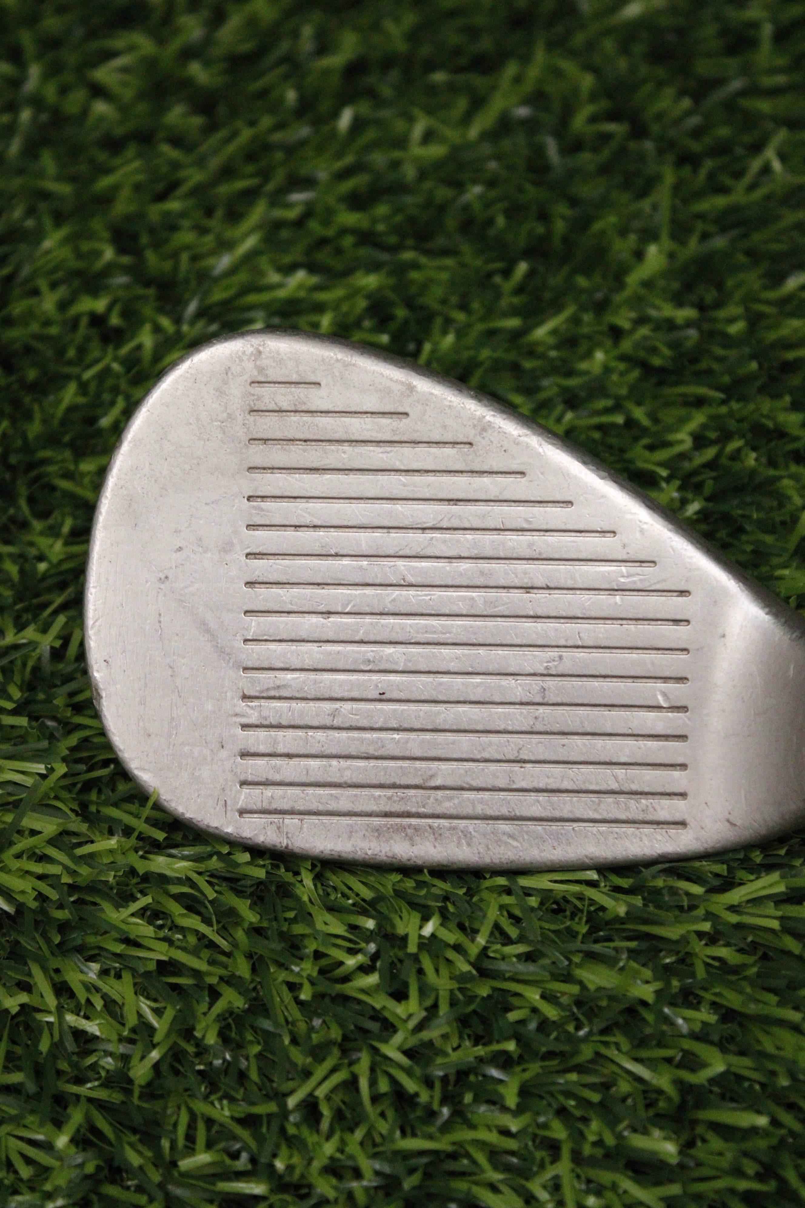 Titleist Vokey Chrome 200 56° SW R Flex 35.75"