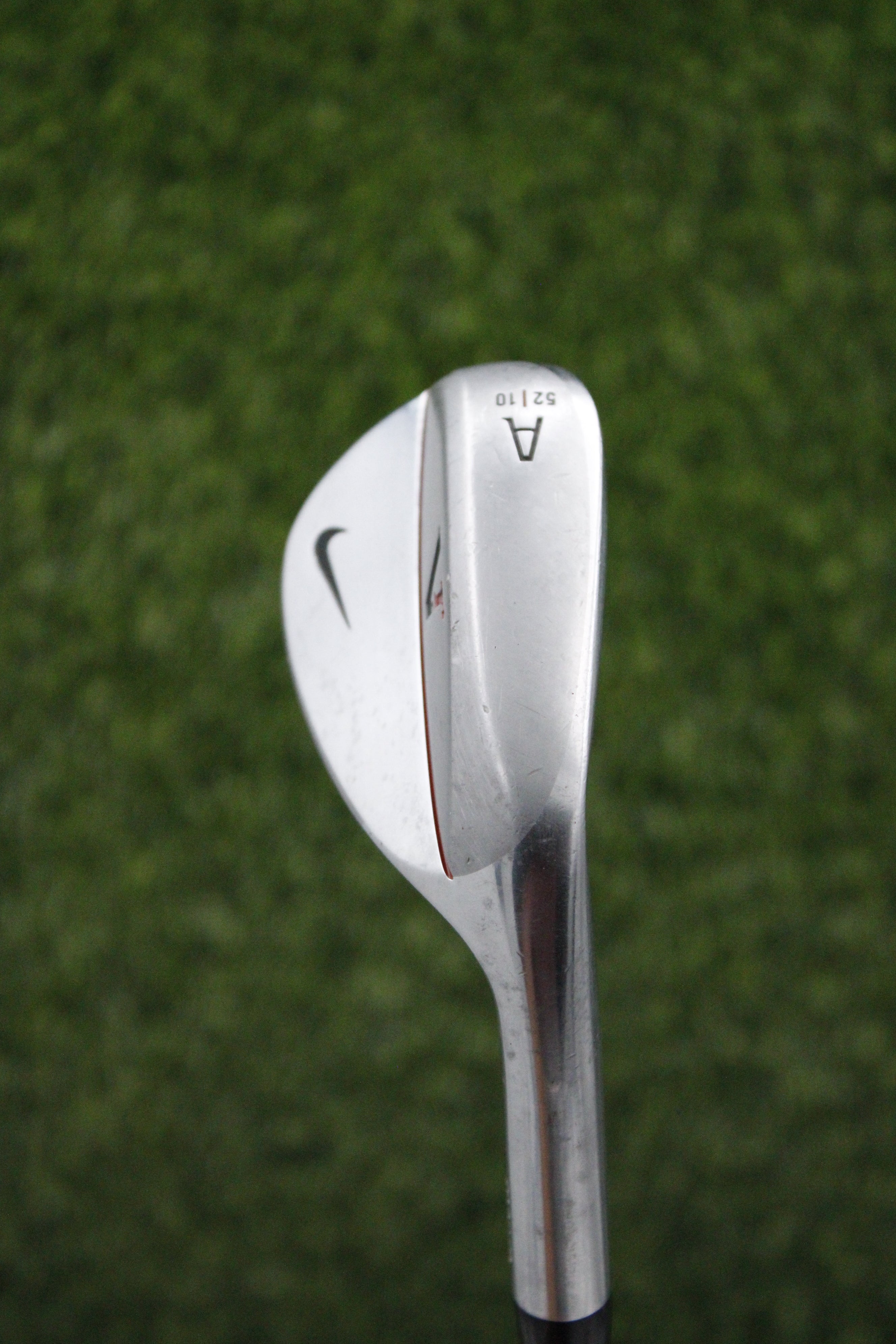 Nike Victory Red Forged Chrome 52° GW S Flex 35"