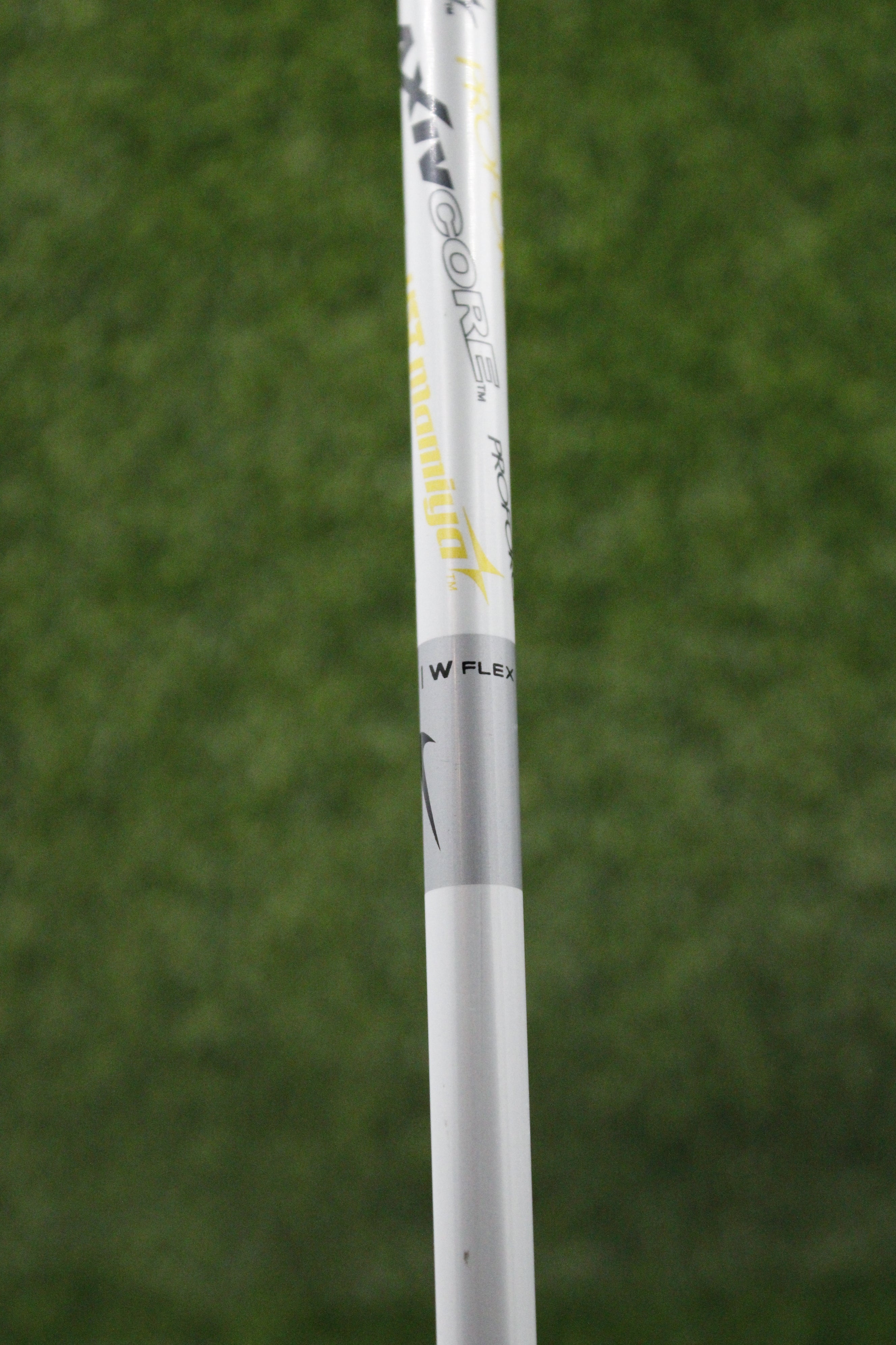 WOMEN Nike Sasquatch Machspeed 8 Iron L Flex 35.5"