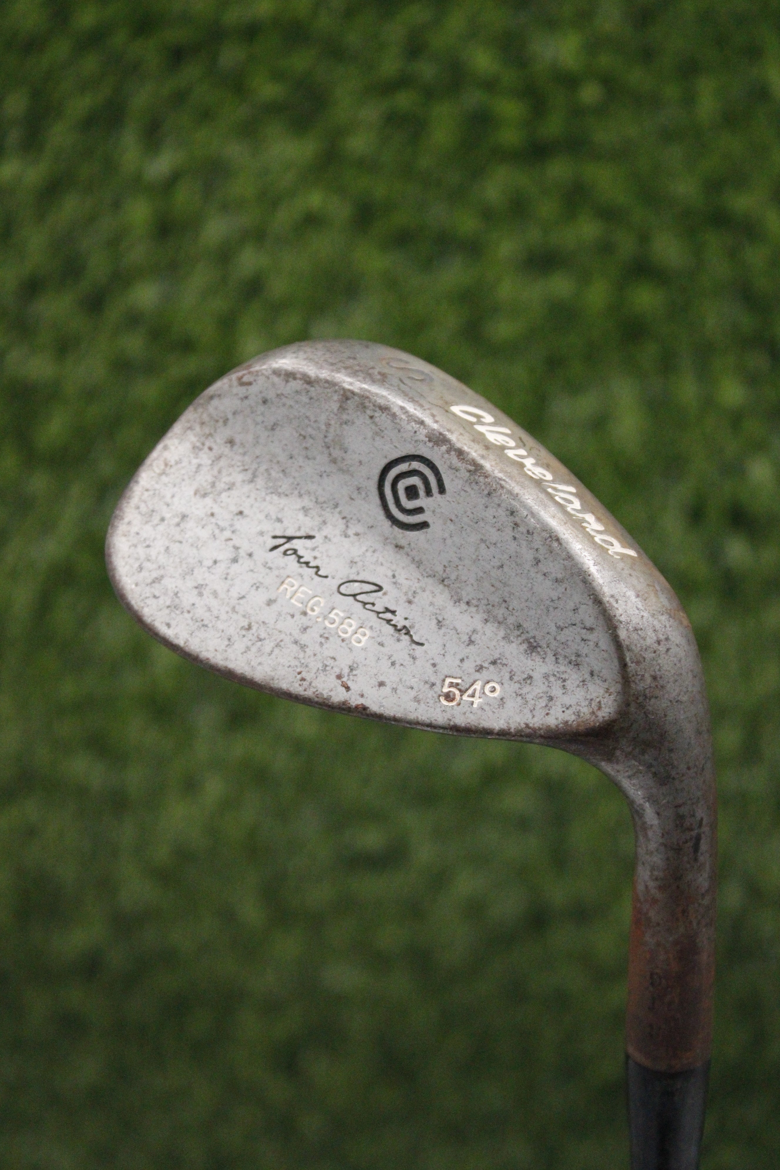Cleveland 588 Gunmetal 54° SW Wedge Flex 35"