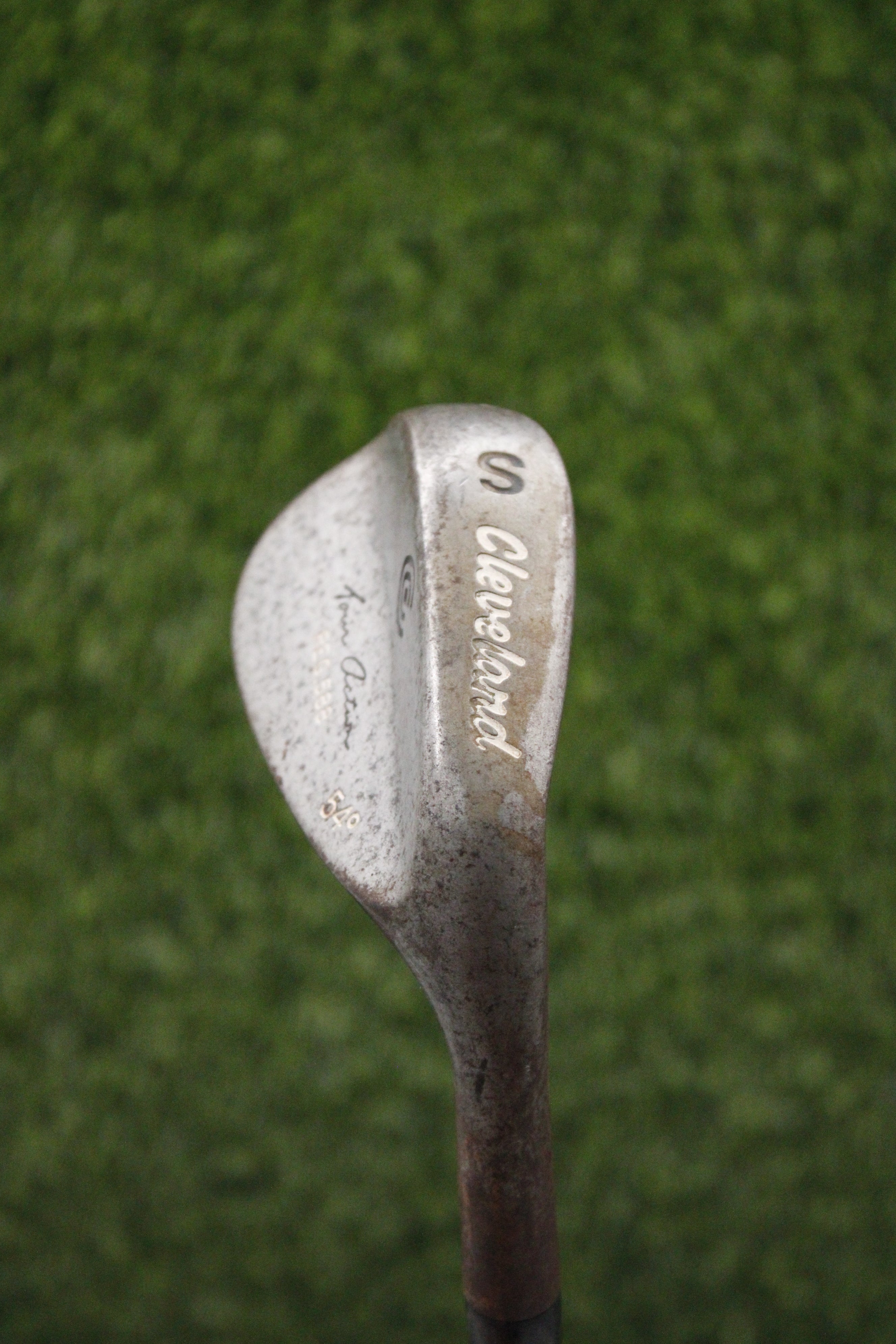 Cleveland 588 Gunmetal 54° SW Wedge Flex 35"
