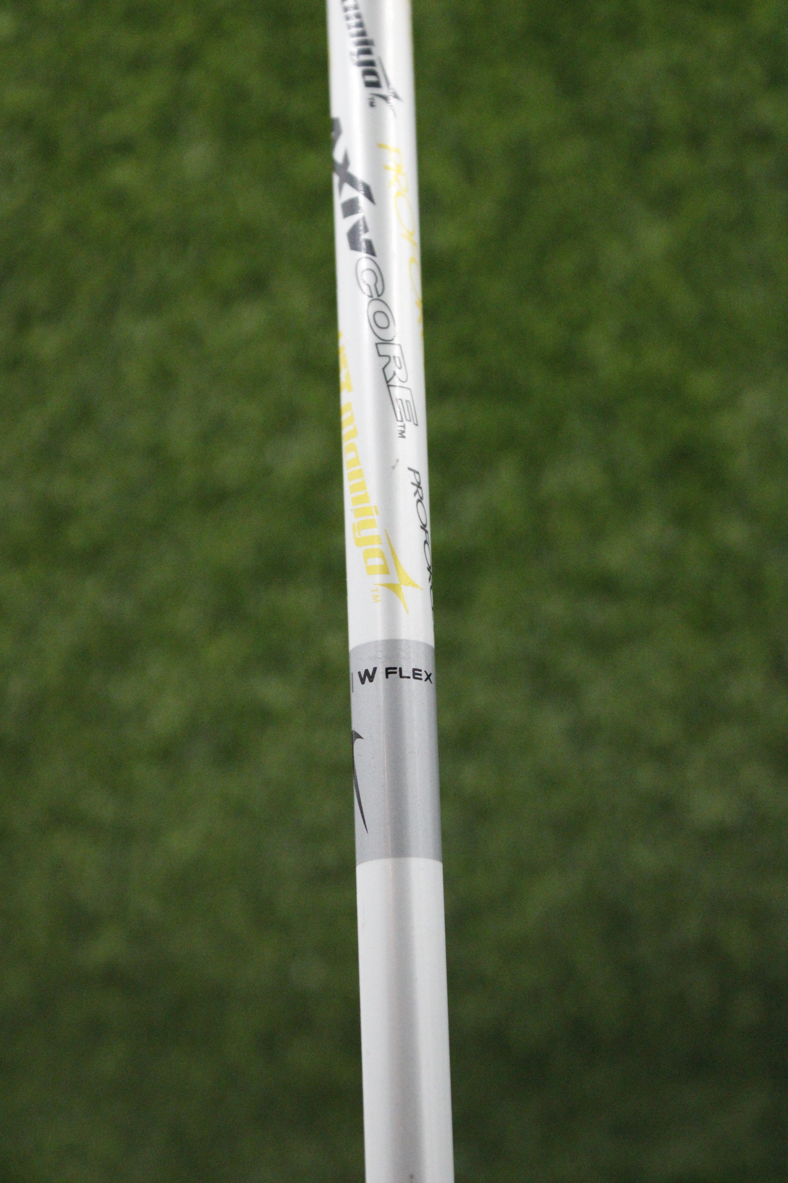 WOMEN Nike Sasquatch Machspeed 8 Iron L Flex 35.5"