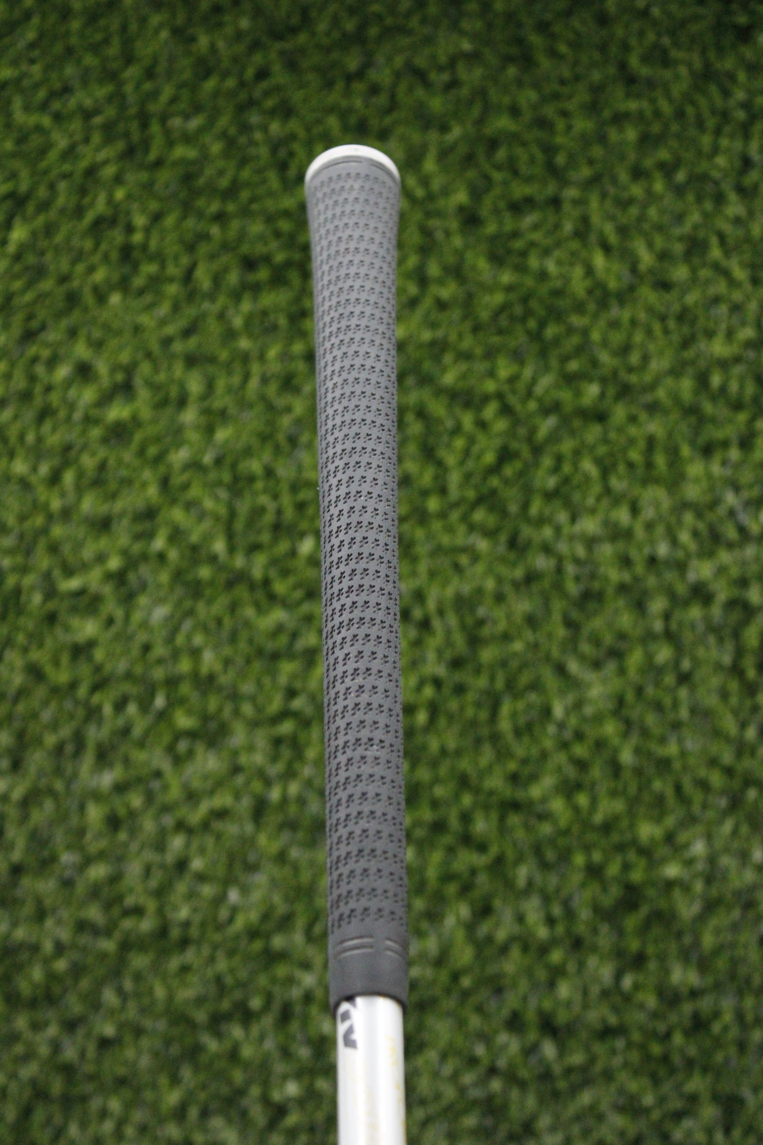 WOMEN Nike Sasquatch Machspeed 8 Iron L Flex 35.5"