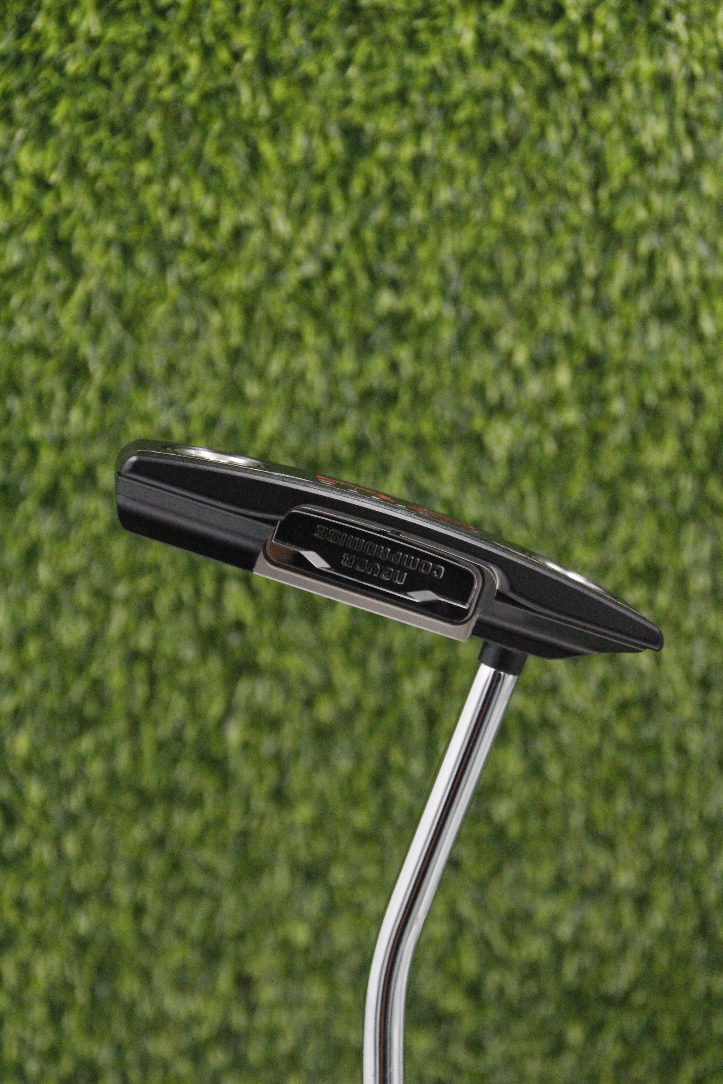 NEW Never Compromise Reserve 2 NC Contrast Putter w/ HC
