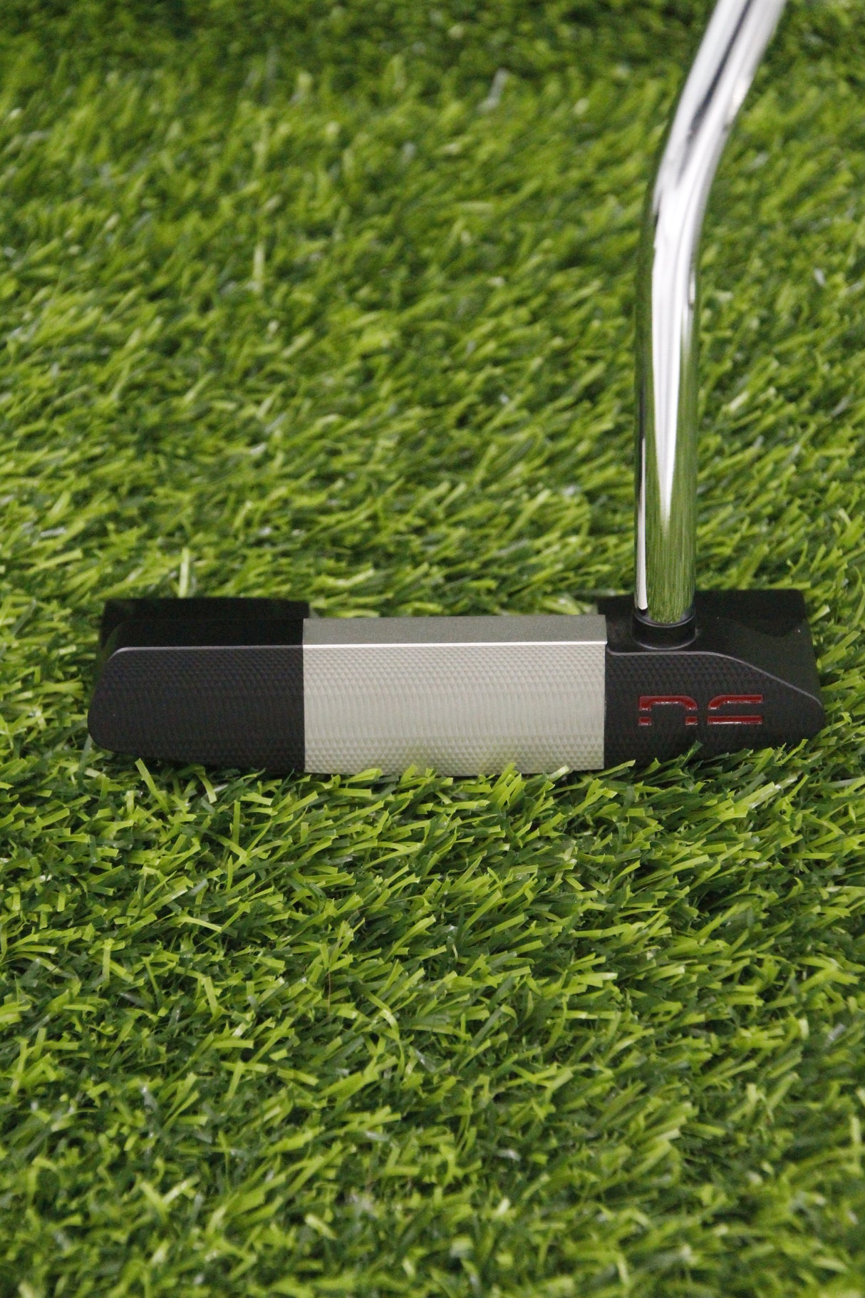 NEW Never Compromise Reserve 2 NC Contrast Putter w/ HC