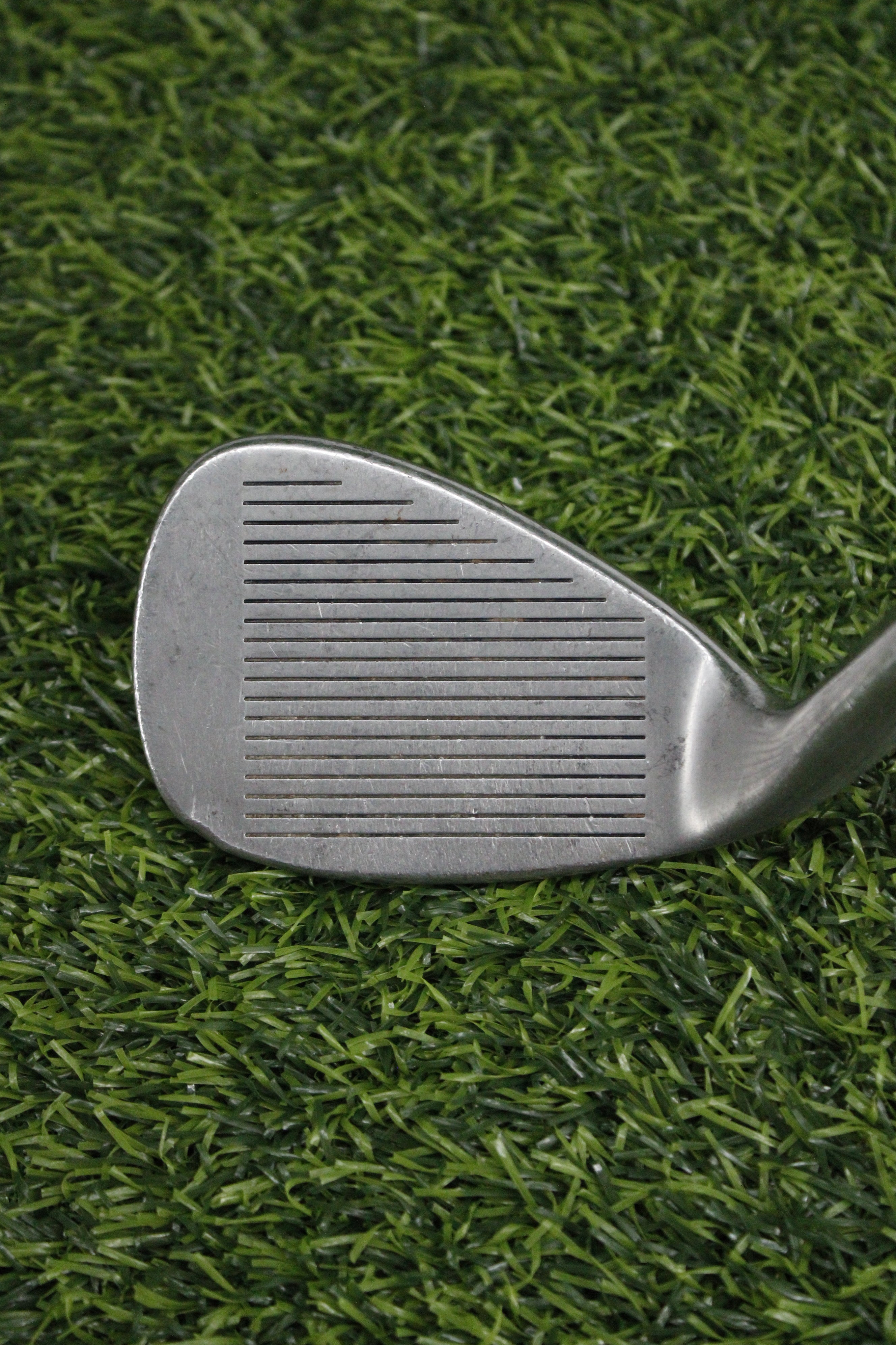 Titleist DCI Black 56° SW R Flex 35"