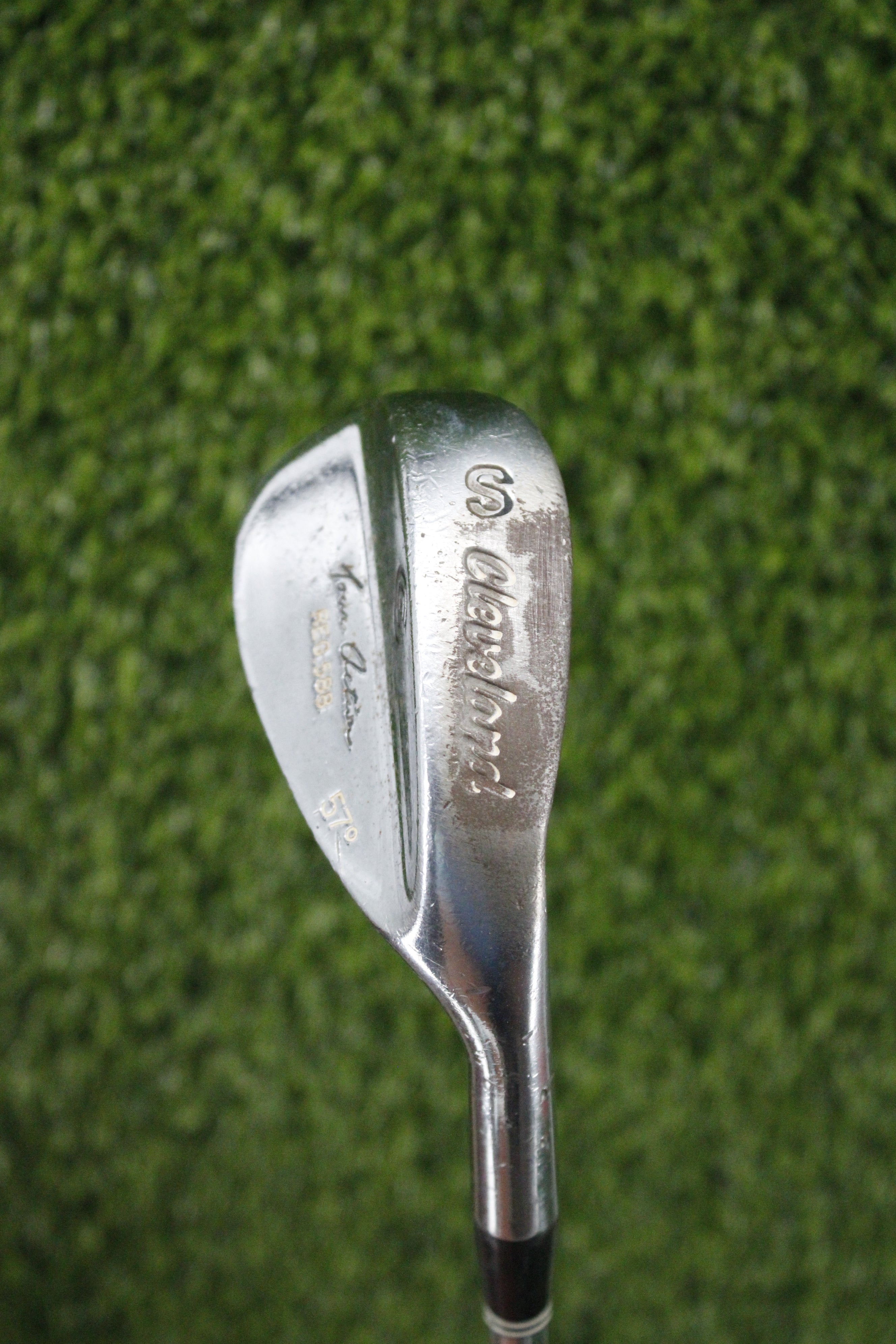 Cleveland 588 Chrome 57° SW Wedge Flex 35"
